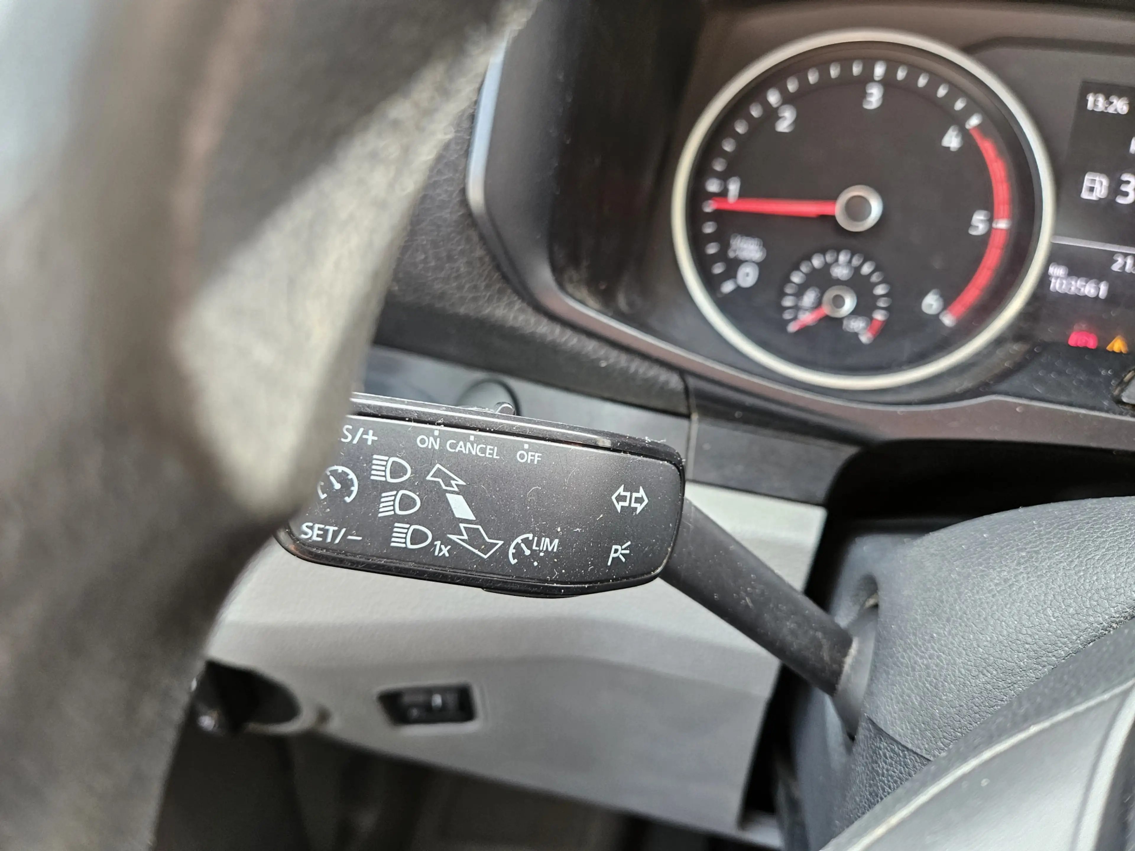 Volkswagen Crafter 35 2.0 TDI L4 DC Highline — photo 13