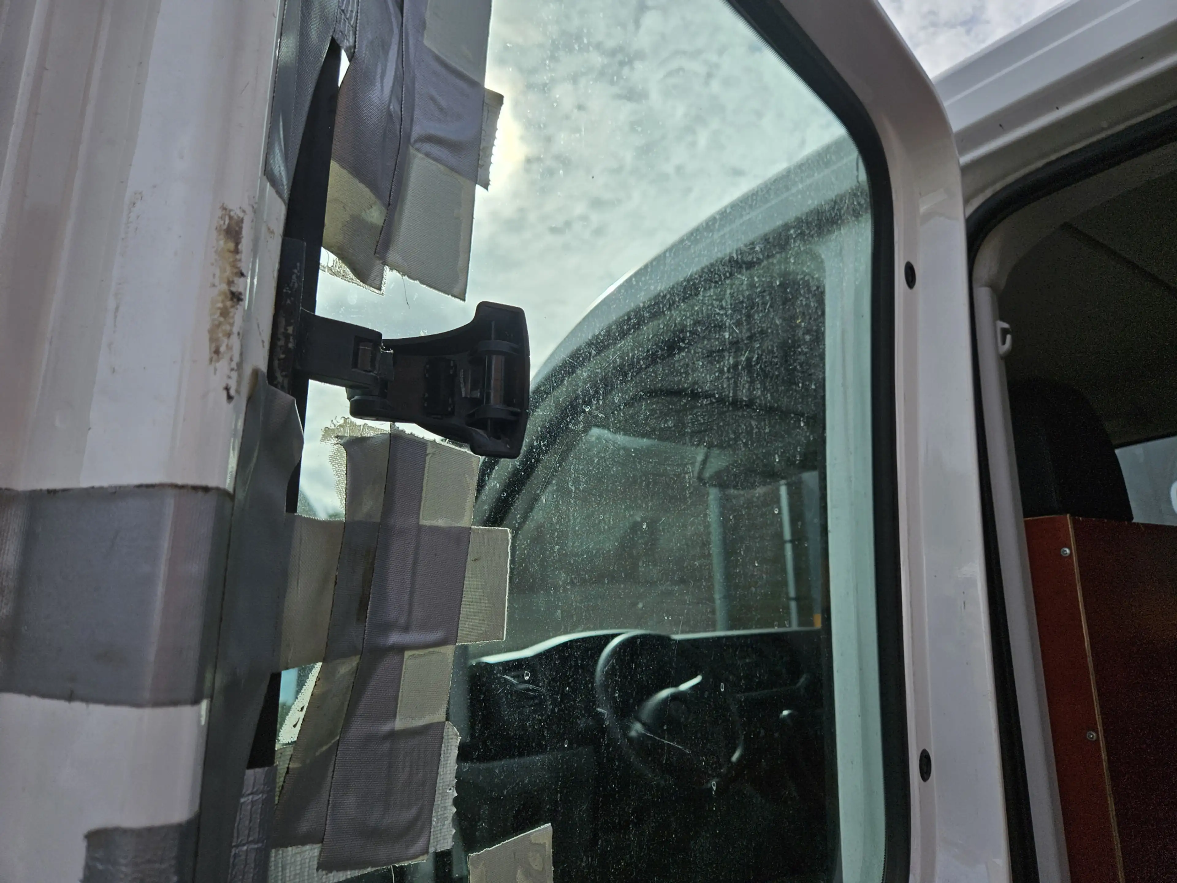 Volkswagen Crafter 35 2.0 TDI L4 DC Highline — photo 16