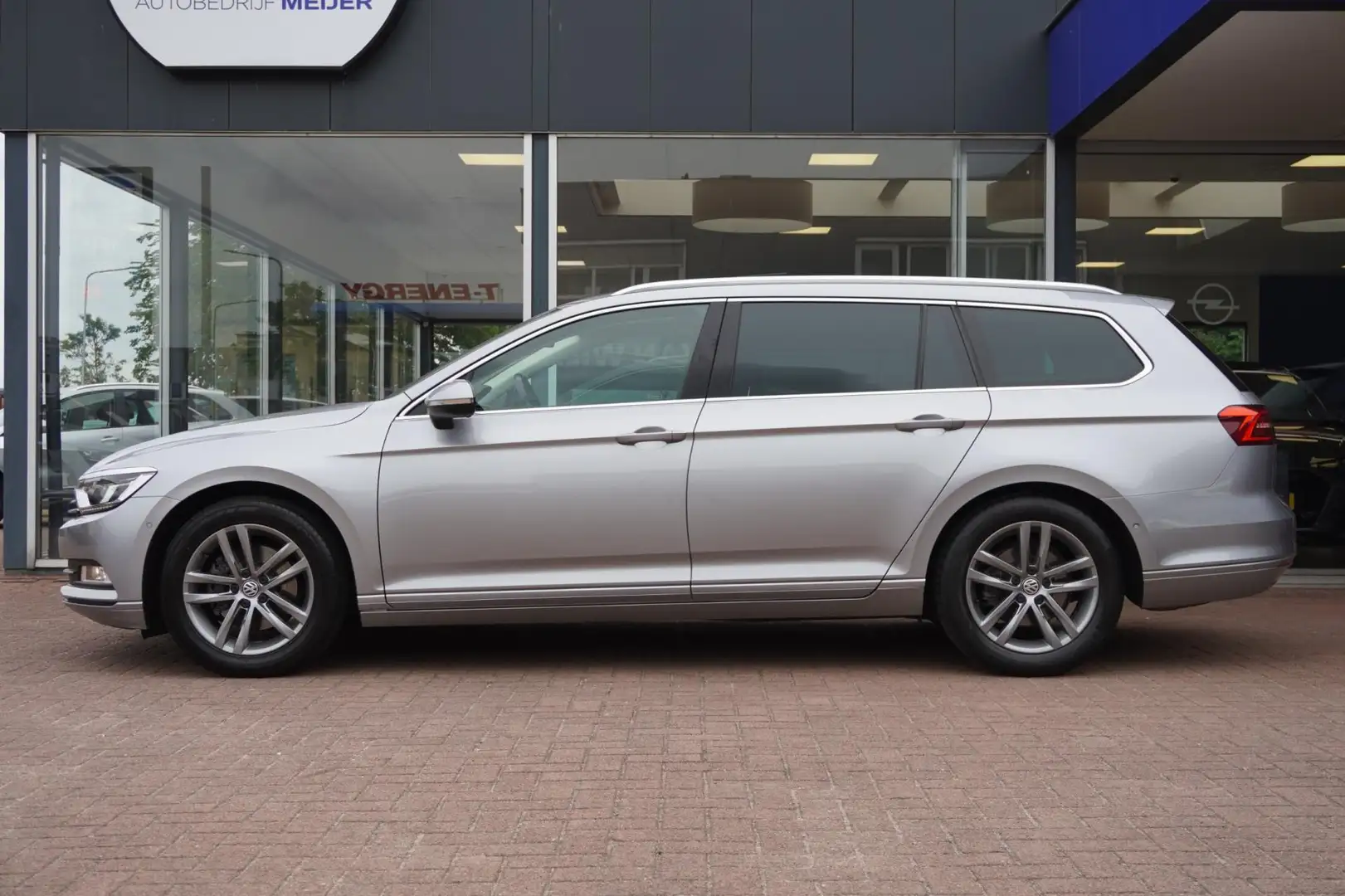 Volkswagen Passat Variant 1.4 TSI ACT Comfortline Business | Automaat | Pano Gris - 2