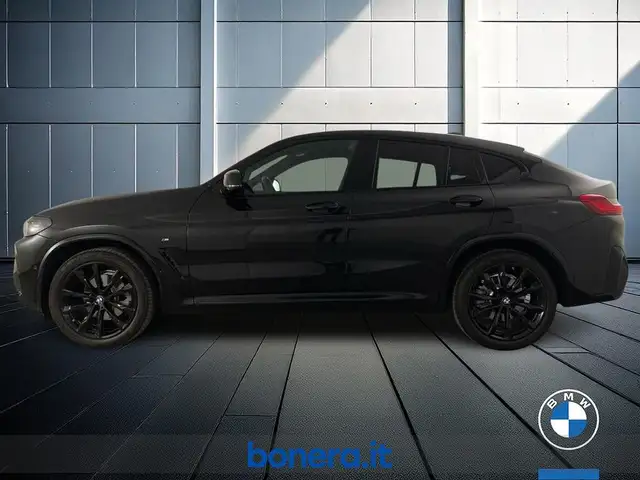 BMW X4 view 9