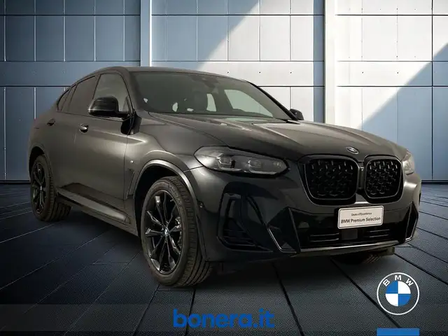 BMW X4 view 4