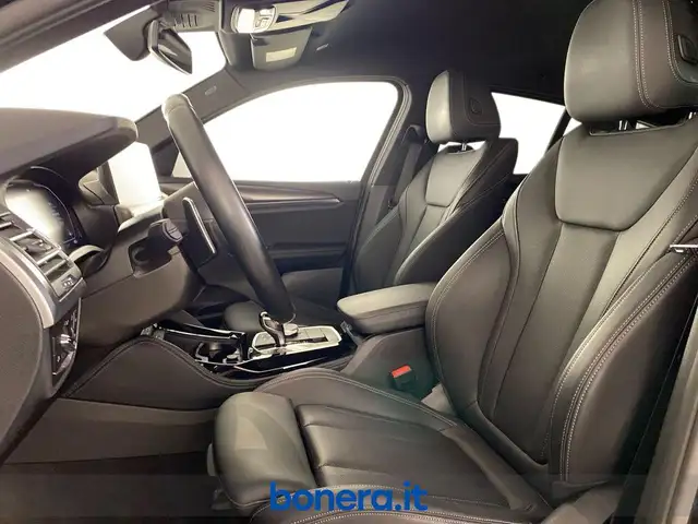 BMW X4 view 19