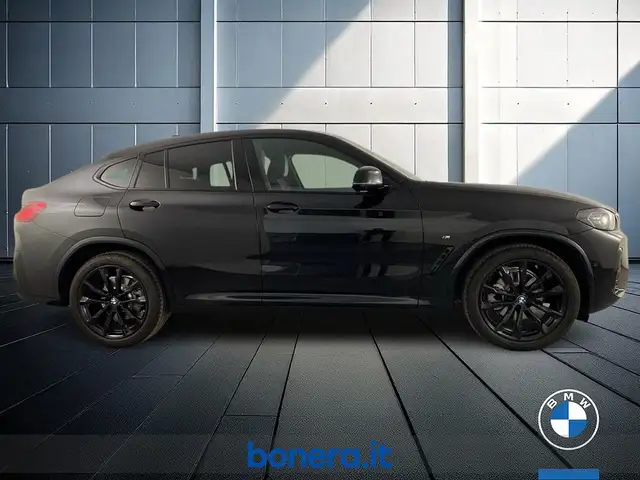 BMW X4 view 5