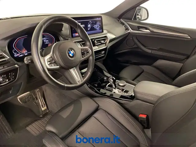 BMW X4 view 18