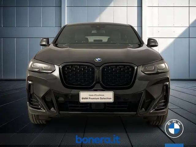 BMW X4 view 3