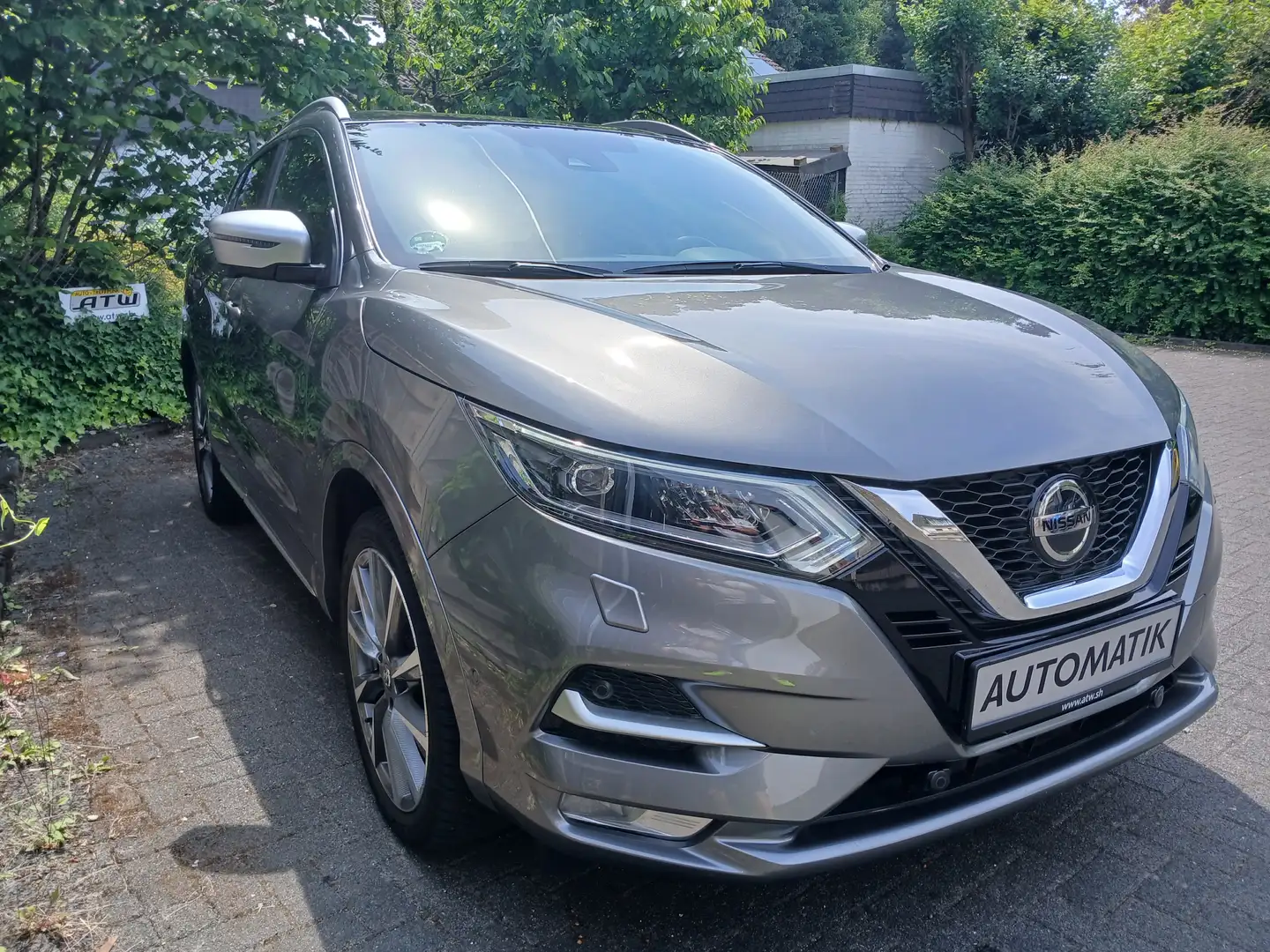 Nissan Qashqai 1.3 DIG 160 Automatik Tekna+ Leder Panorama 19" Grau - 1