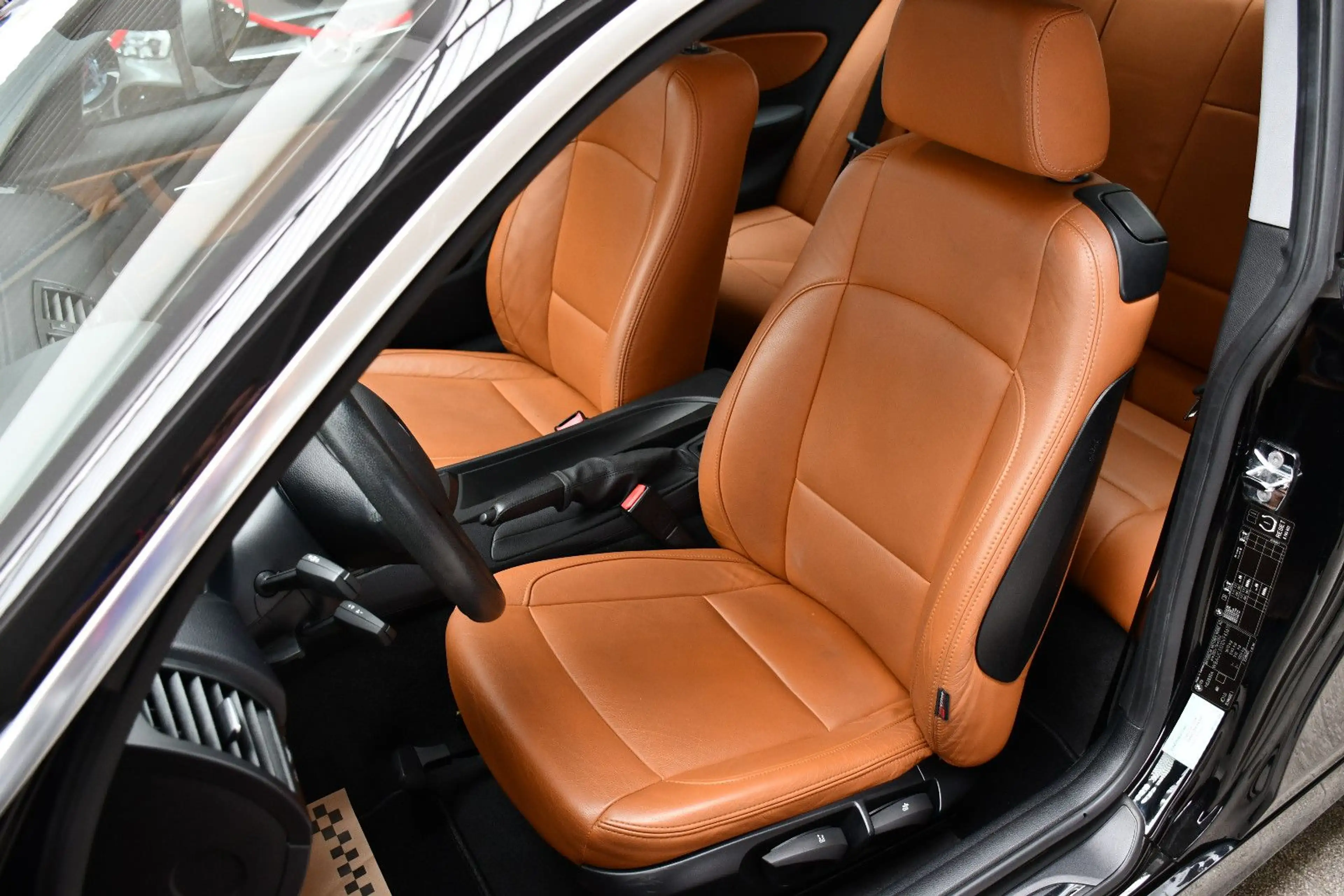 BMW 125 i Coupe 3.0 6 Zyl Autmatik Leder nur 85tkm! — photo 12