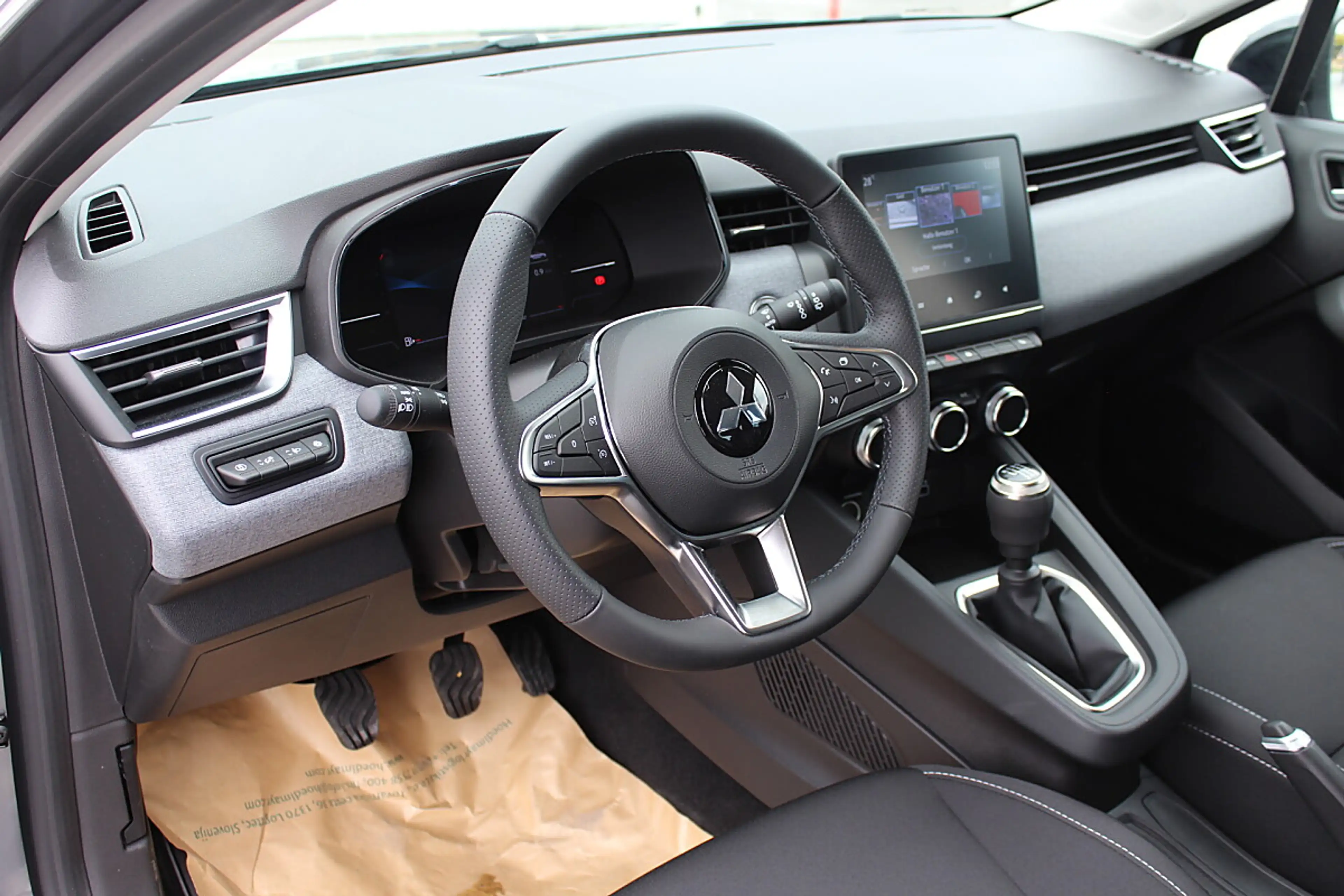 Mitsubishi Colt 1,0 MPI-T Invite — photo 14