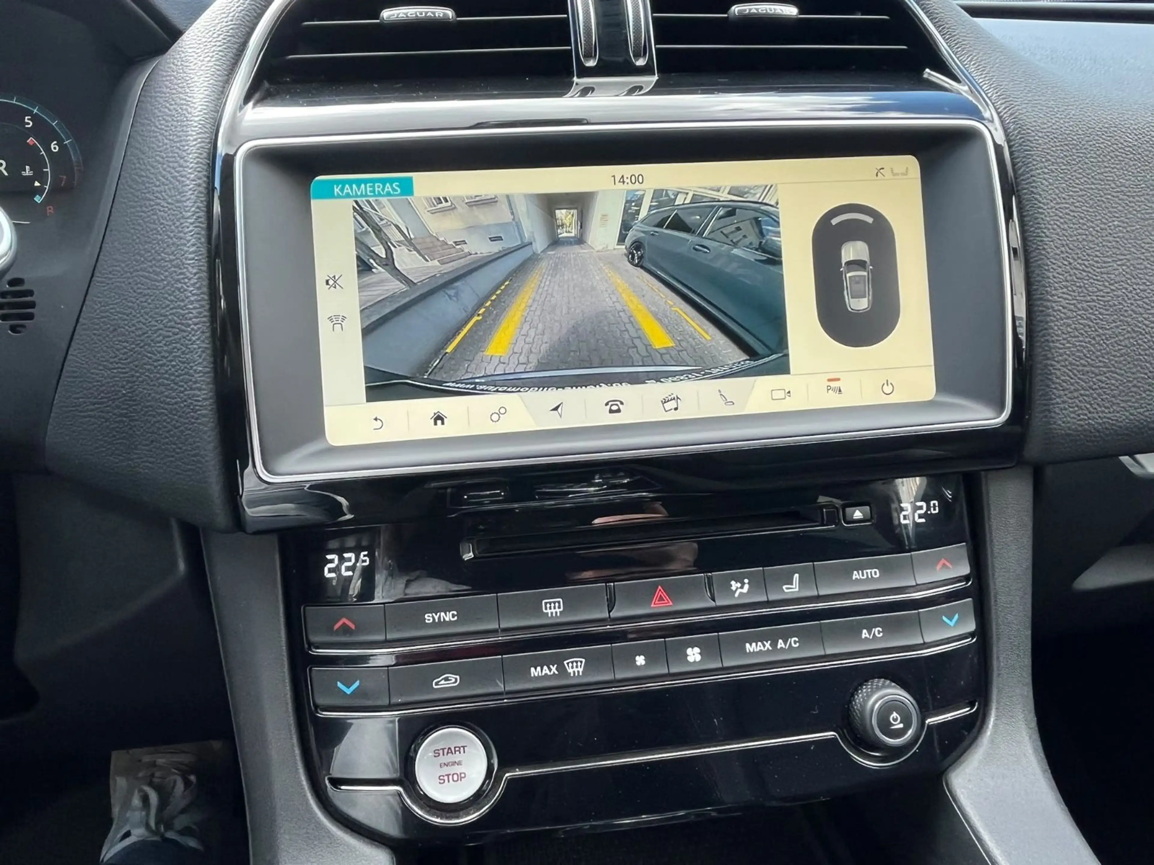 Jaguar F-Pace 3,0 Portfolio AWD LED, Leder — photo 15