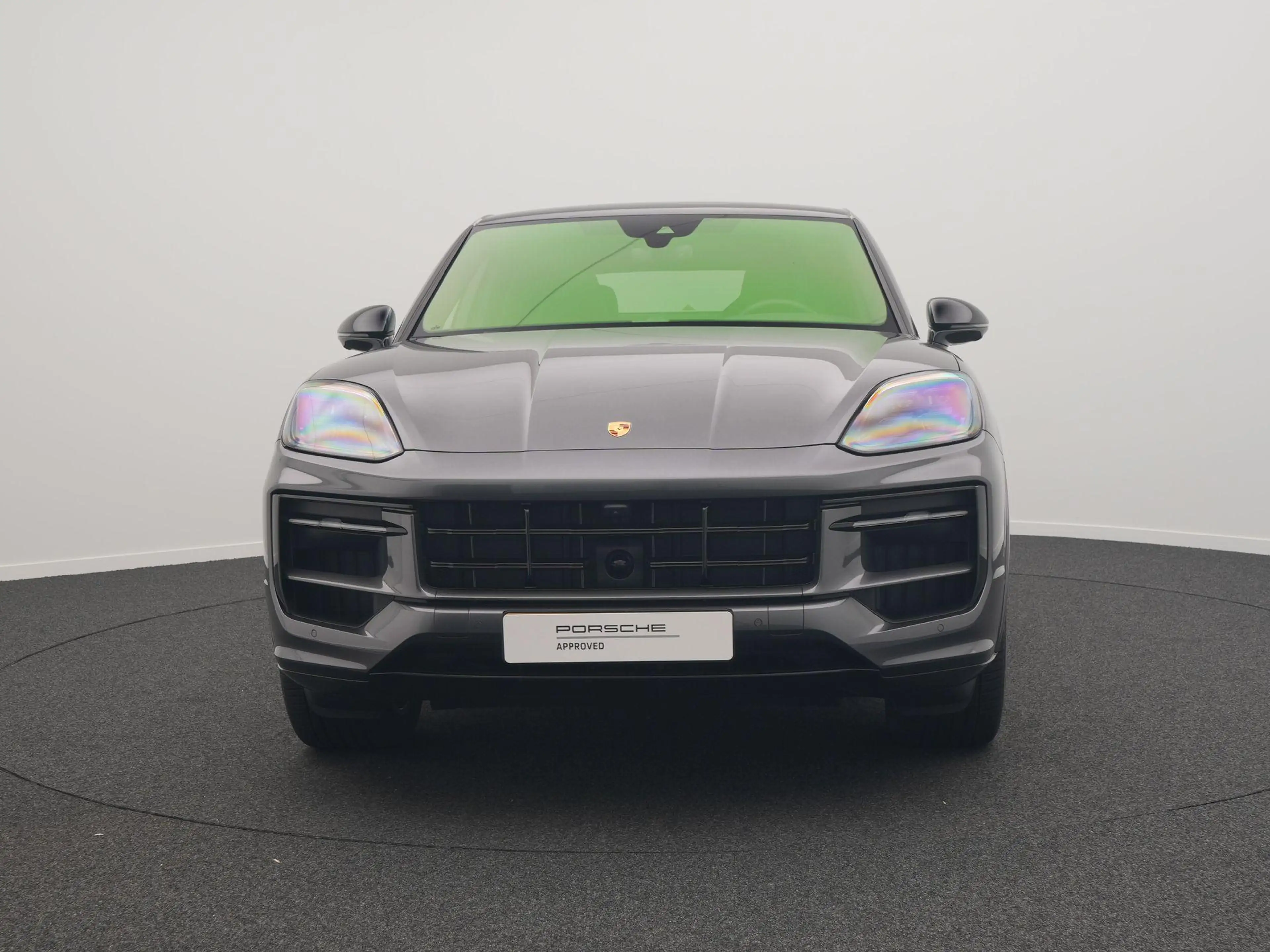Porsche Cayenne Coupé E-Hybrid Black Edition — photo 8