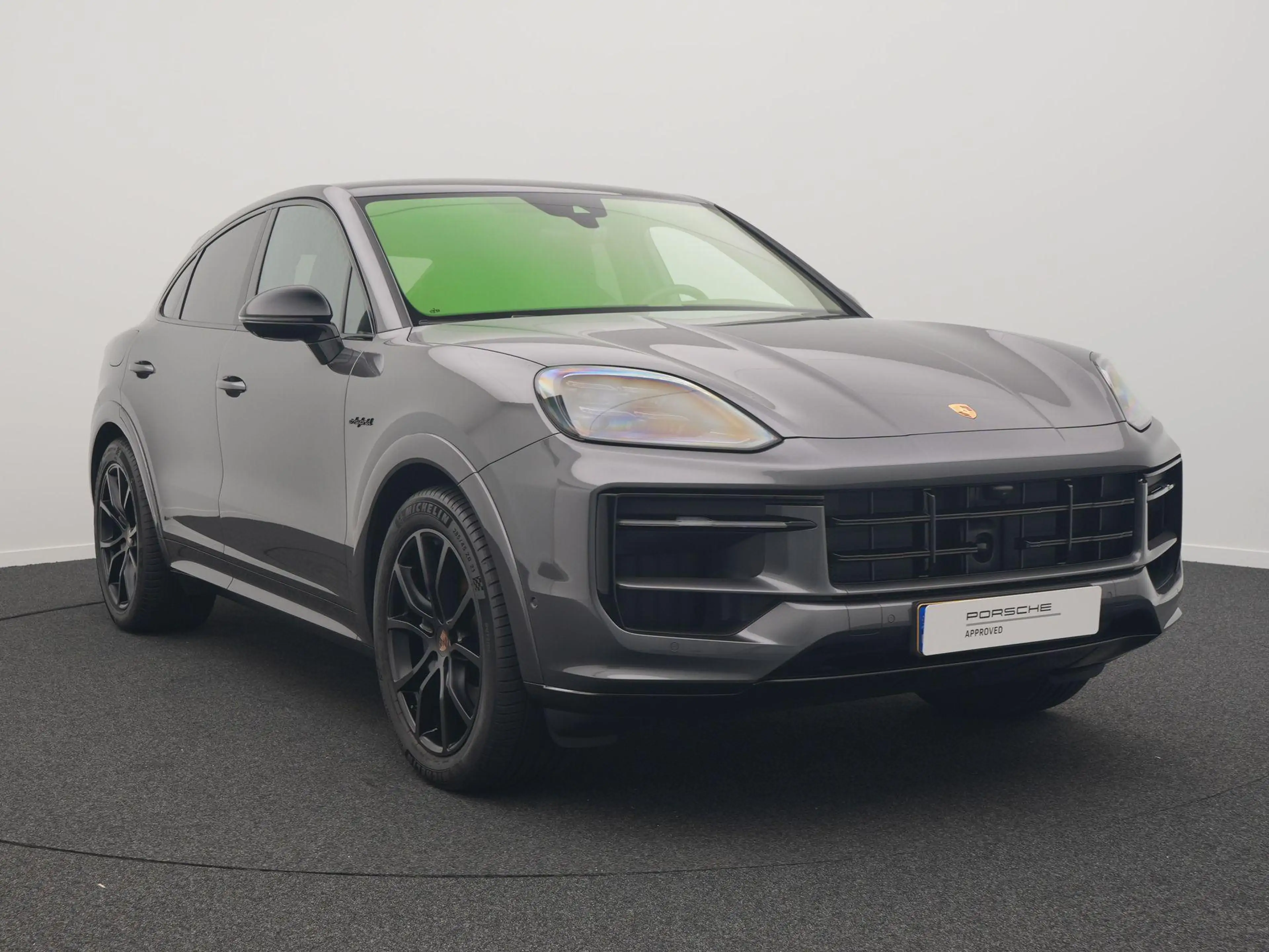 Porsche Cayenne Coupé E-Hybrid Black Edition — photo 7