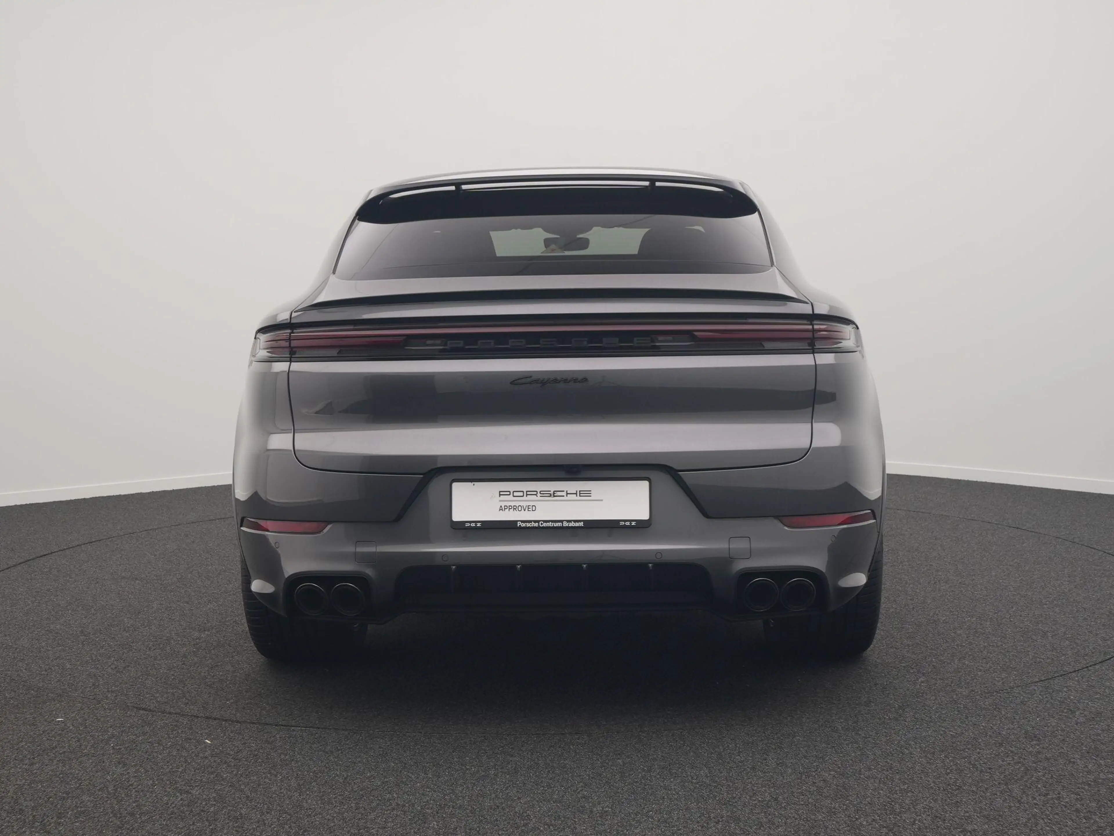 Porsche Cayenne Coupé E-Hybrid Black Edition — photo 4