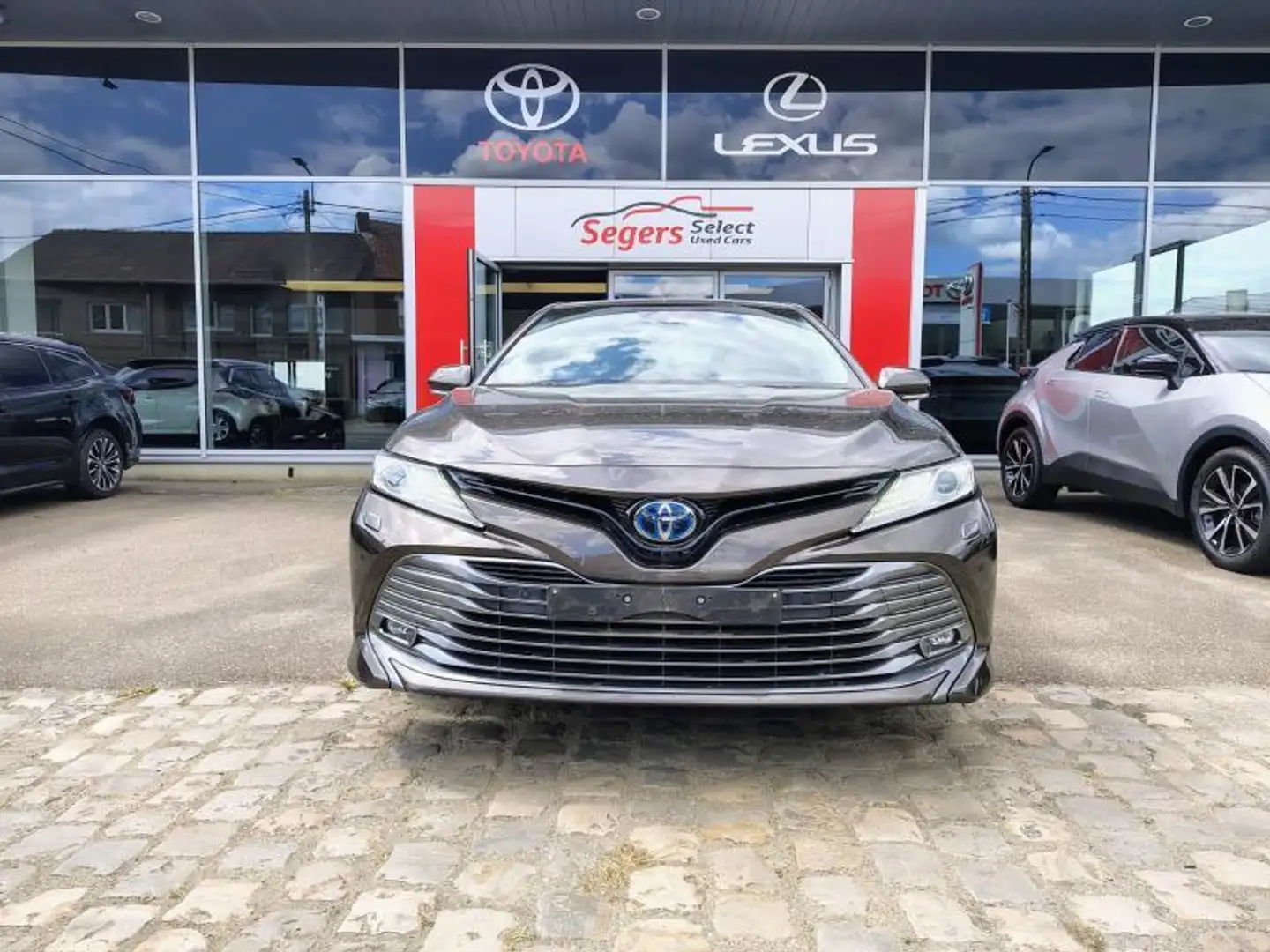 Toyota Camry Premium Marrón - 2