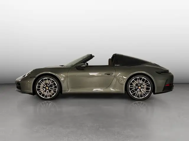 Porsche 911 view 2