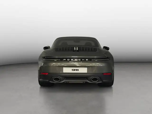 Porsche 911 view 5