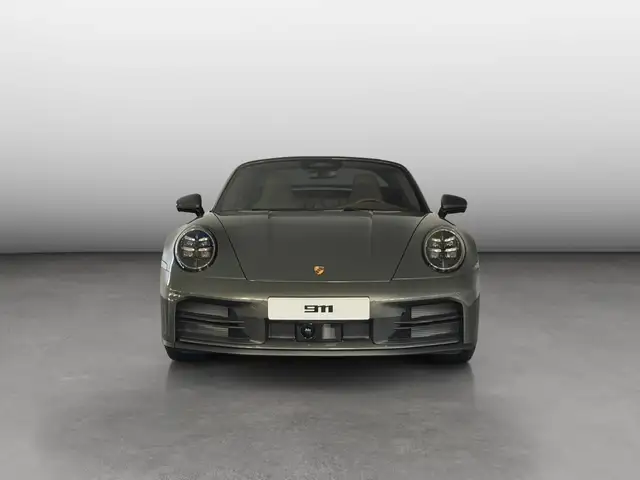 Porsche 911 view 9