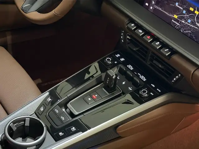Porsche 911 view 15