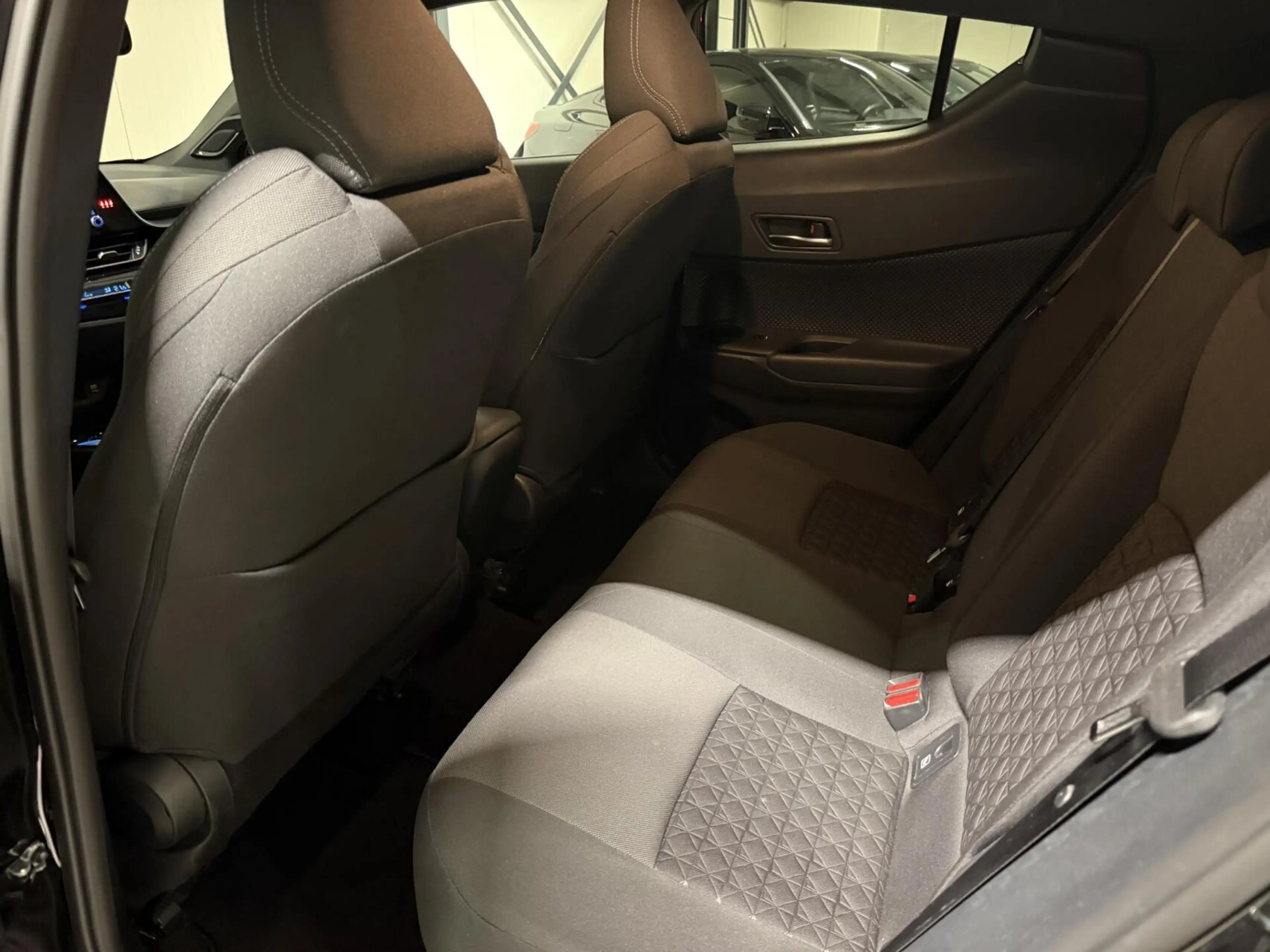 Toyota C-HR 2.0 Hybrid 184PK Style Navi Dodehoek Camera JBL — photo 33