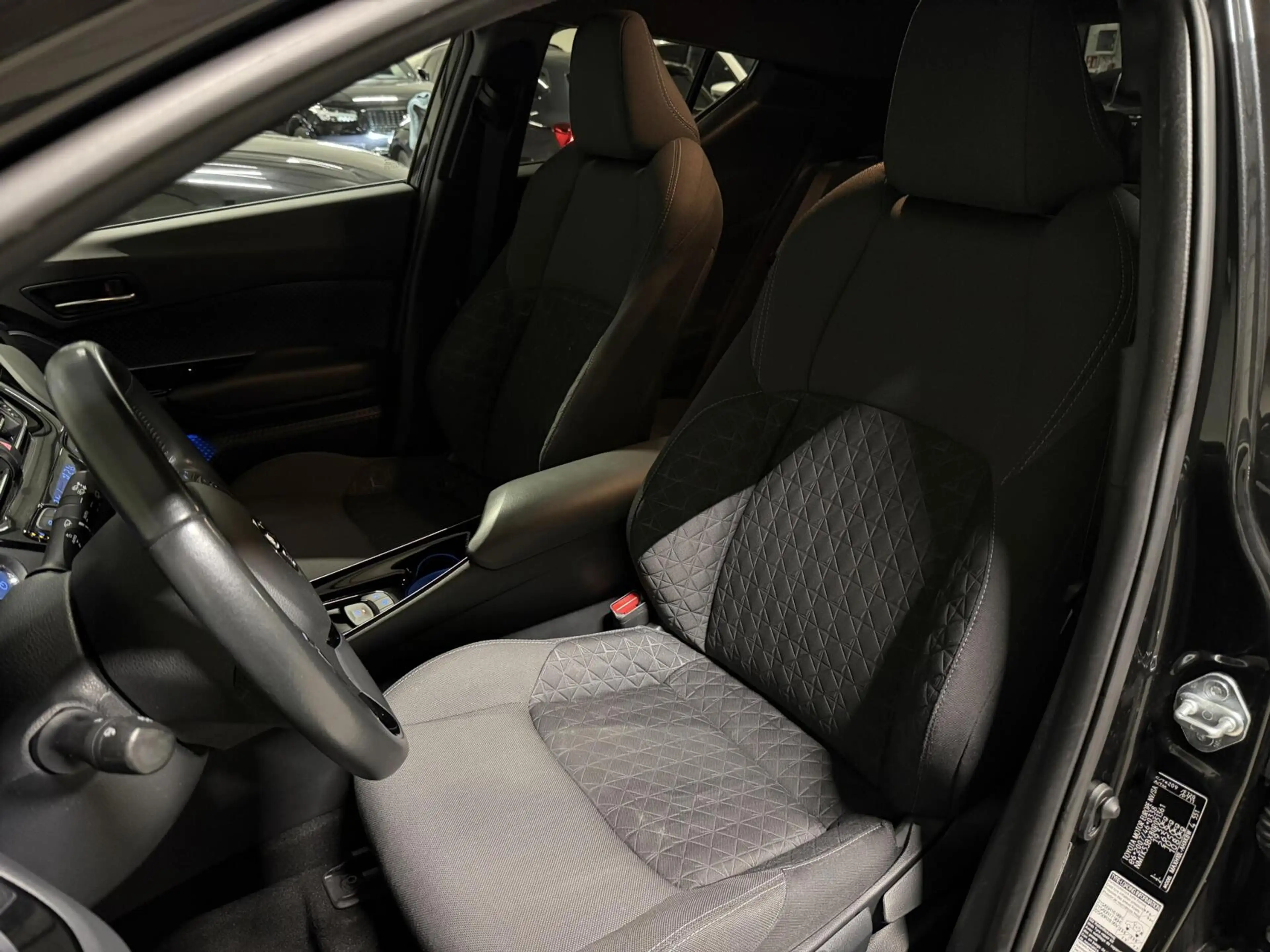 Toyota C-HR 2.0 Hybrid 184PK Style Navi Dodehoek Camera JBL — photo 29