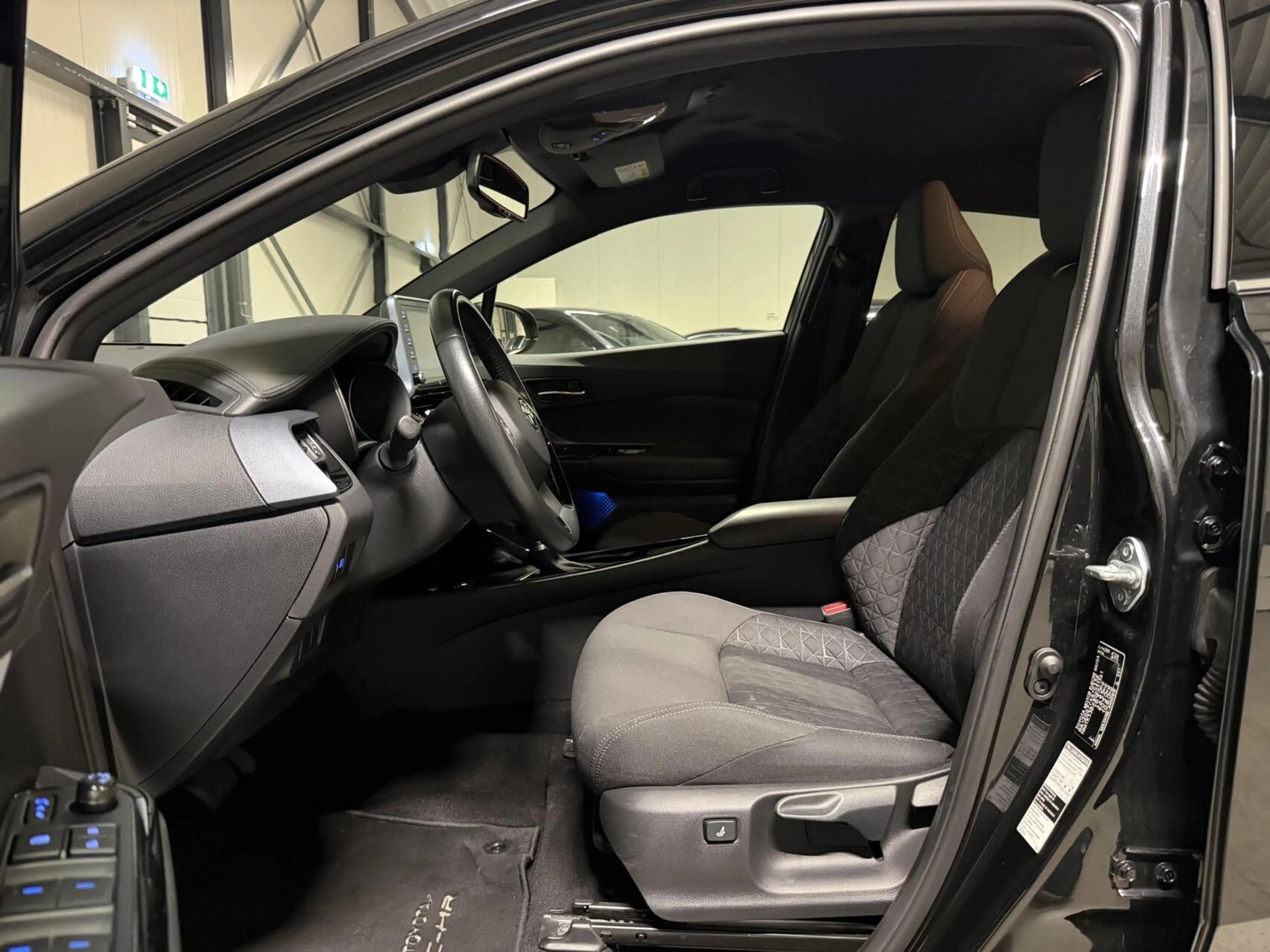 Toyota C-HR 2.0 Hybrid 184PK Style Navi Dodehoek Camera JBL — photo 28