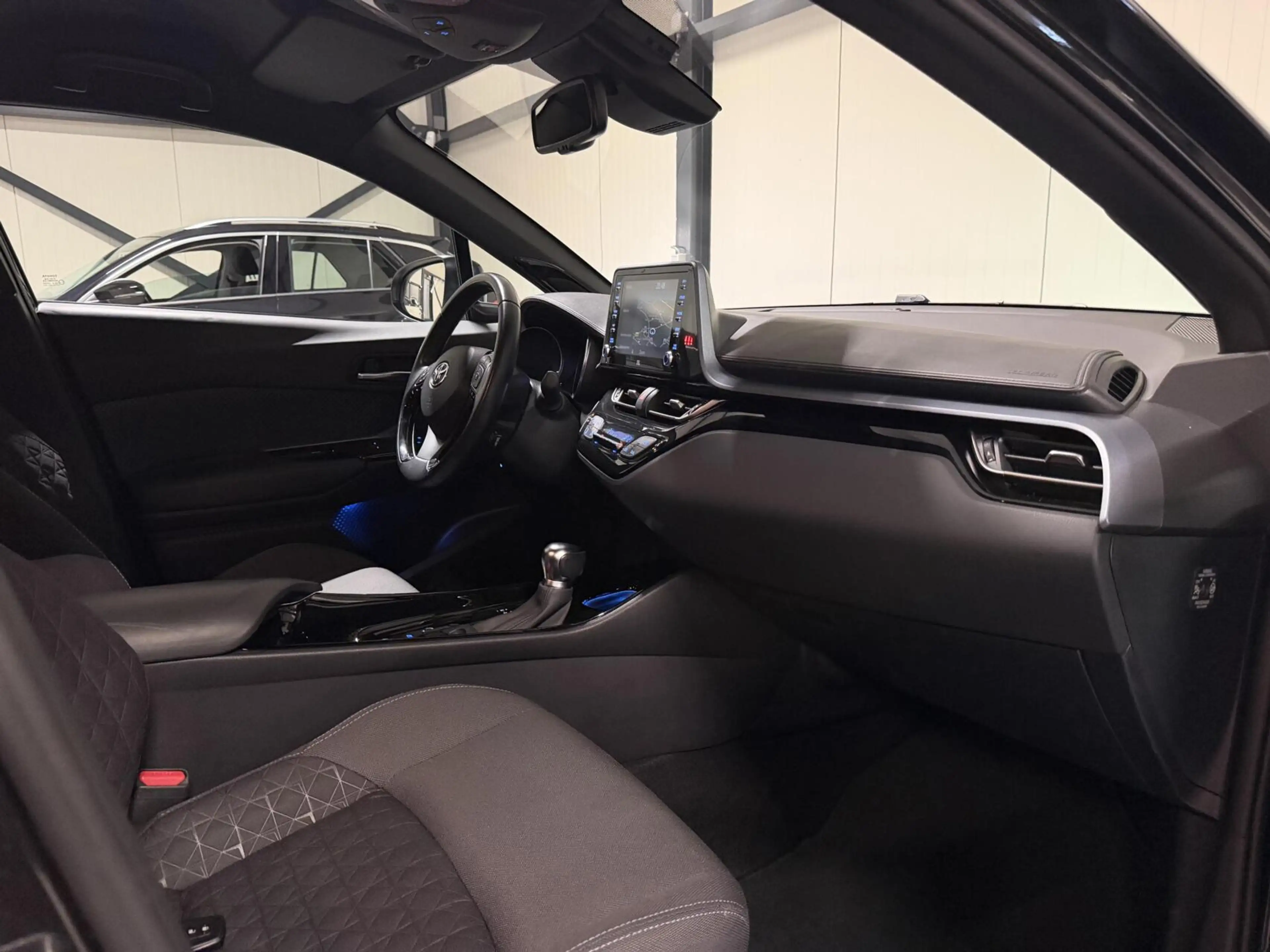 Toyota C-HR 2.0 Hybrid 184PK Style Navi Dodehoek Camera JBL — photo 30