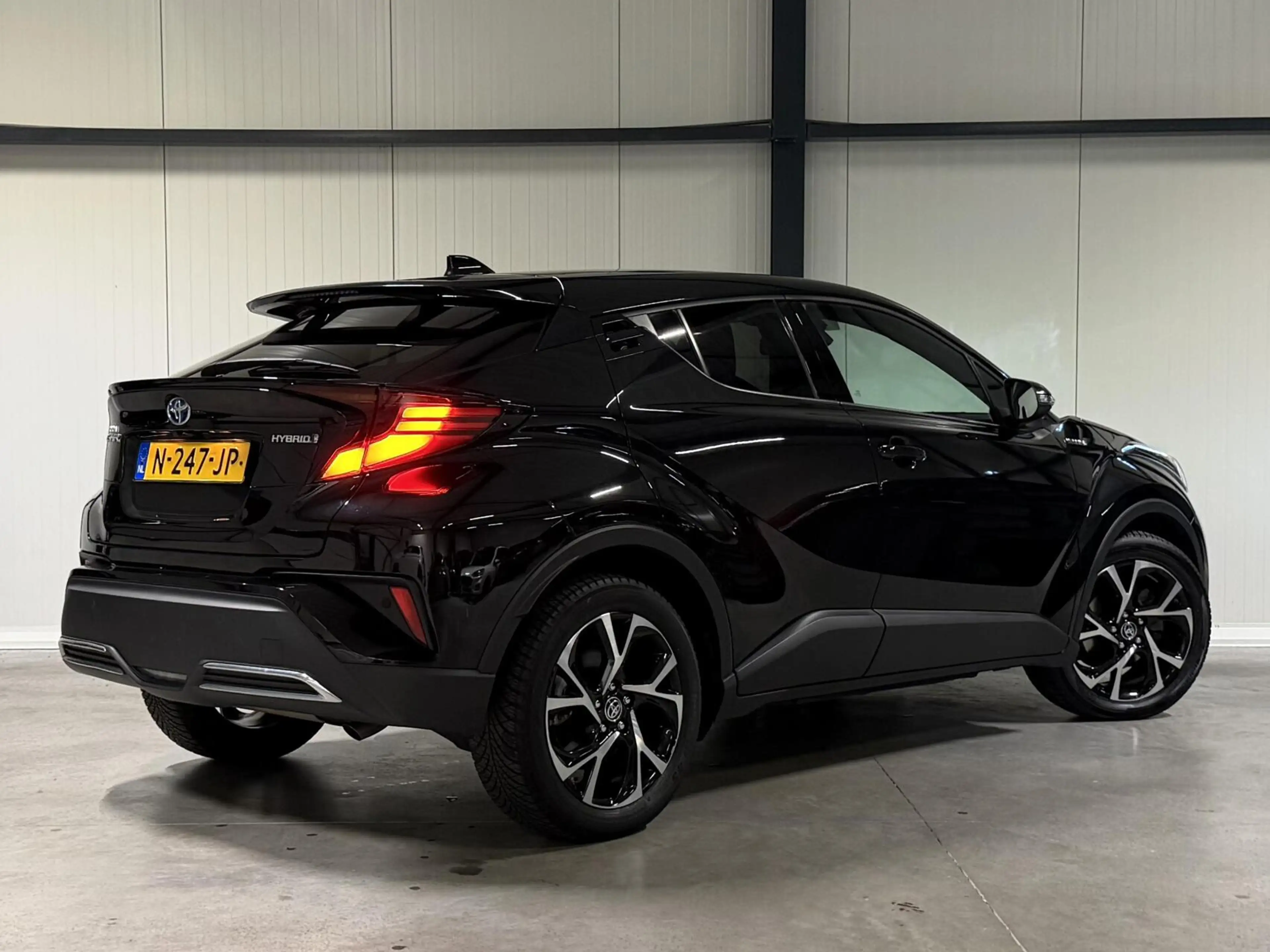 Toyota C-HR 2.0 Hybrid 184PK Style Navi Dodehoek Camera JBL — photo 3