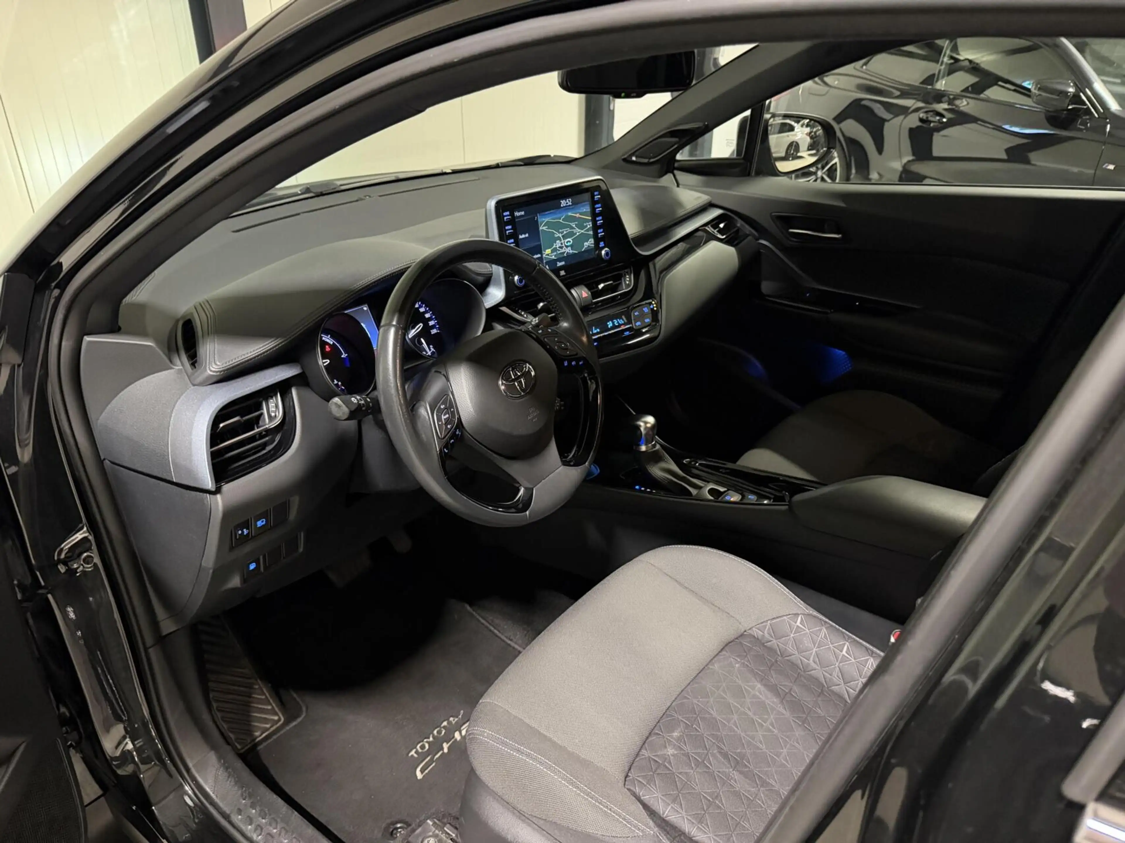 Toyota C-HR 2.0 Hybrid 184PK Style Navi Dodehoek Camera JBL — photo 27