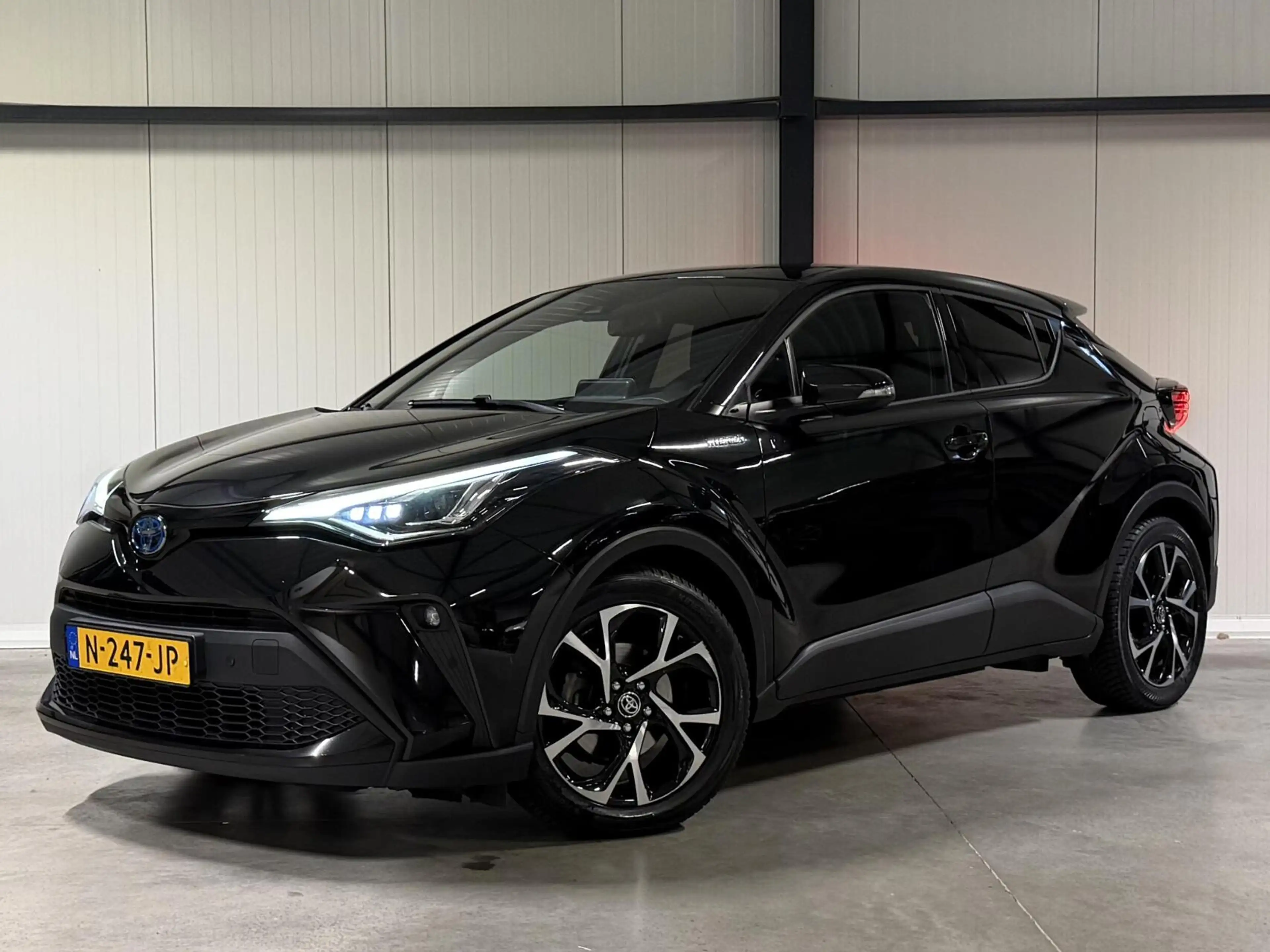 Toyota C-HR 2.0 Hybrid 184PK Style Navi Dodehoek Camera JBL