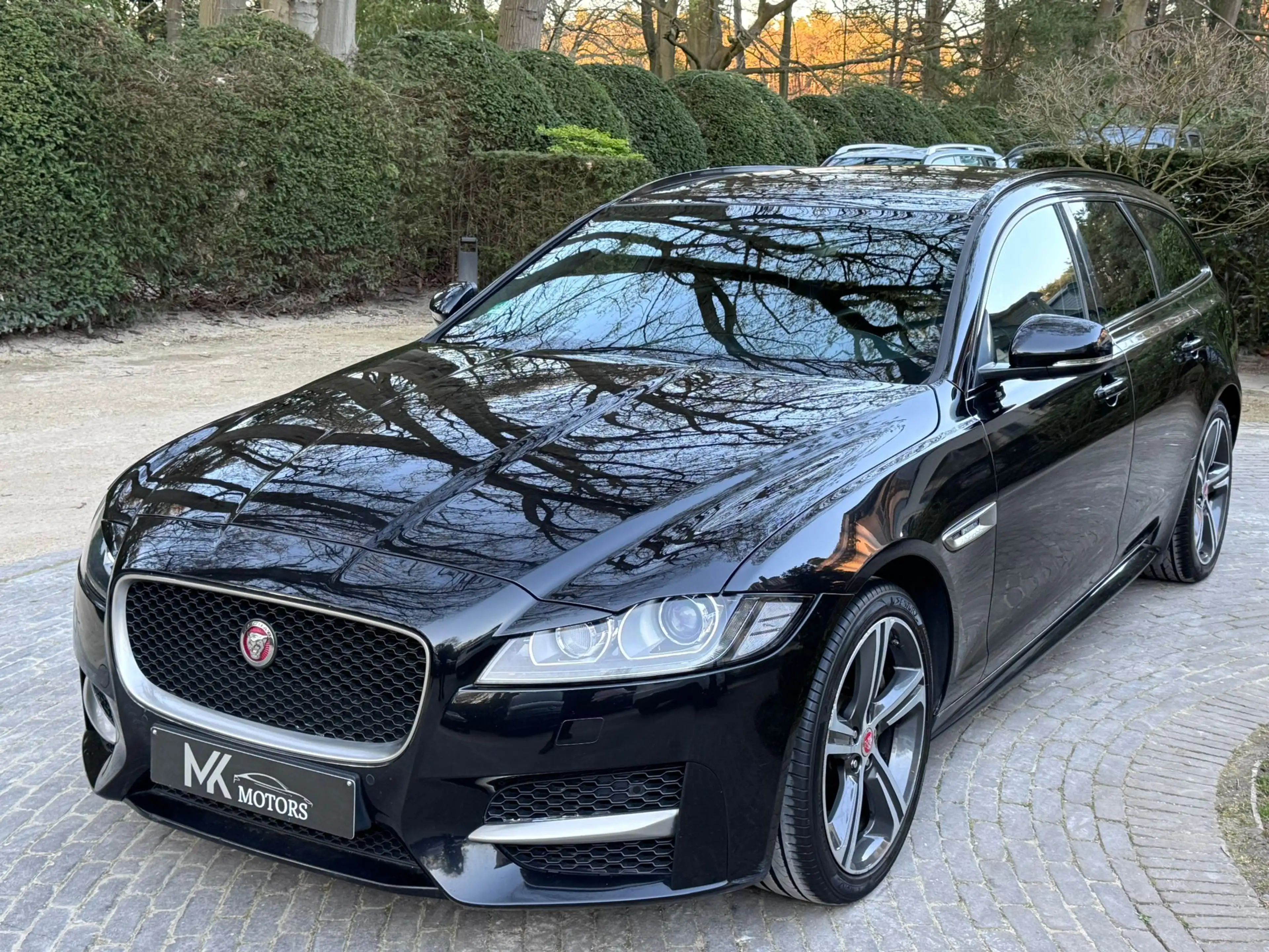 Jaguar XF 25t R-sport Sportbrake 2.0 — photo 2