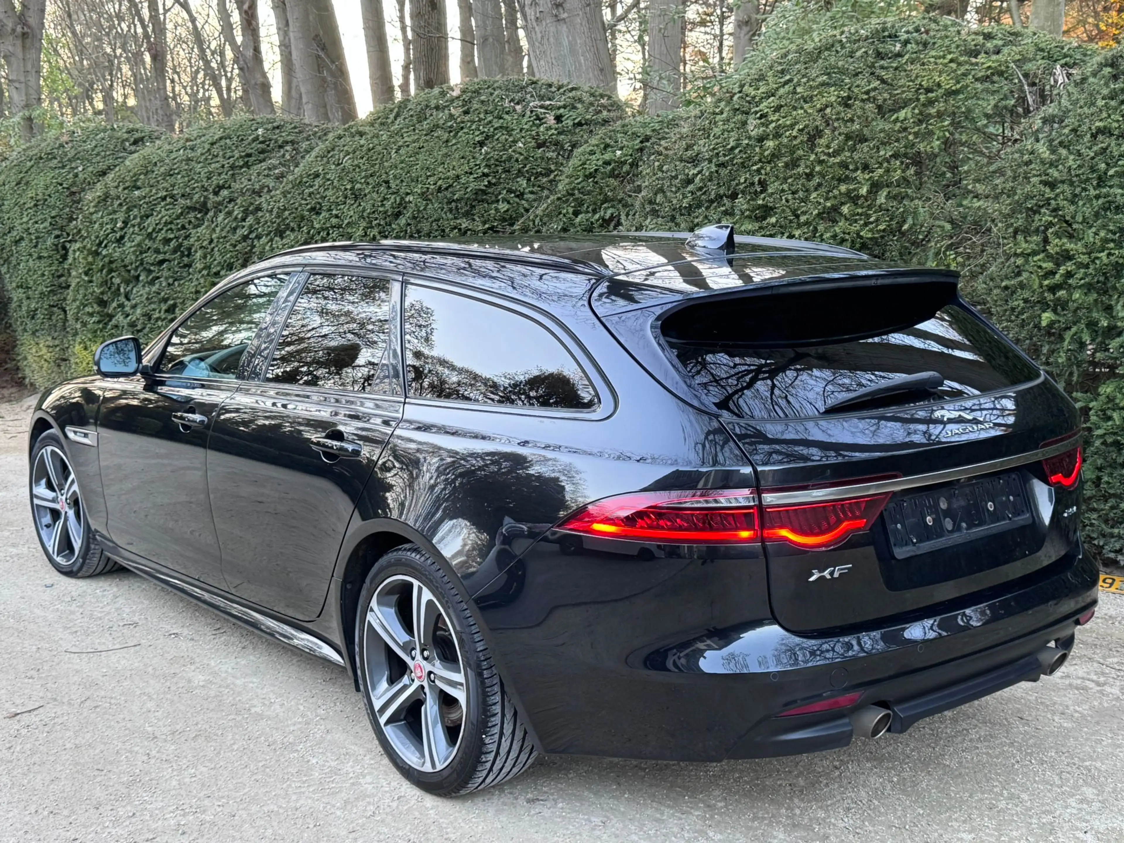 Jaguar XF 25t R-sport Sportbrake 2.0 — photo 5
