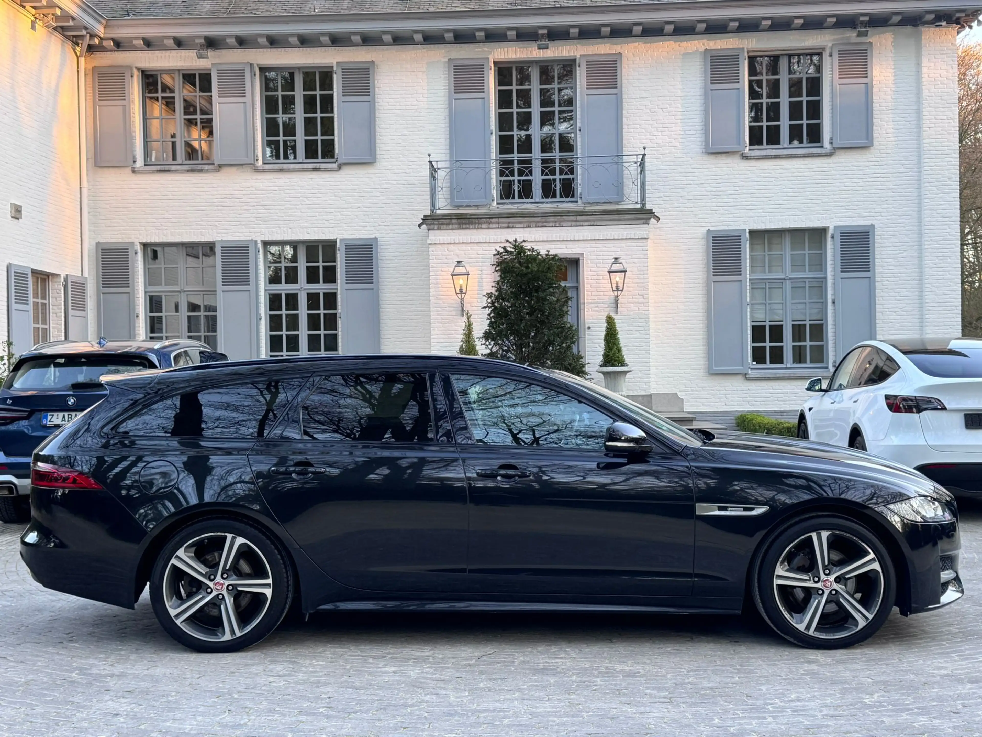 Jaguar XF 25t R-sport Sportbrake 2.0 — photo 9