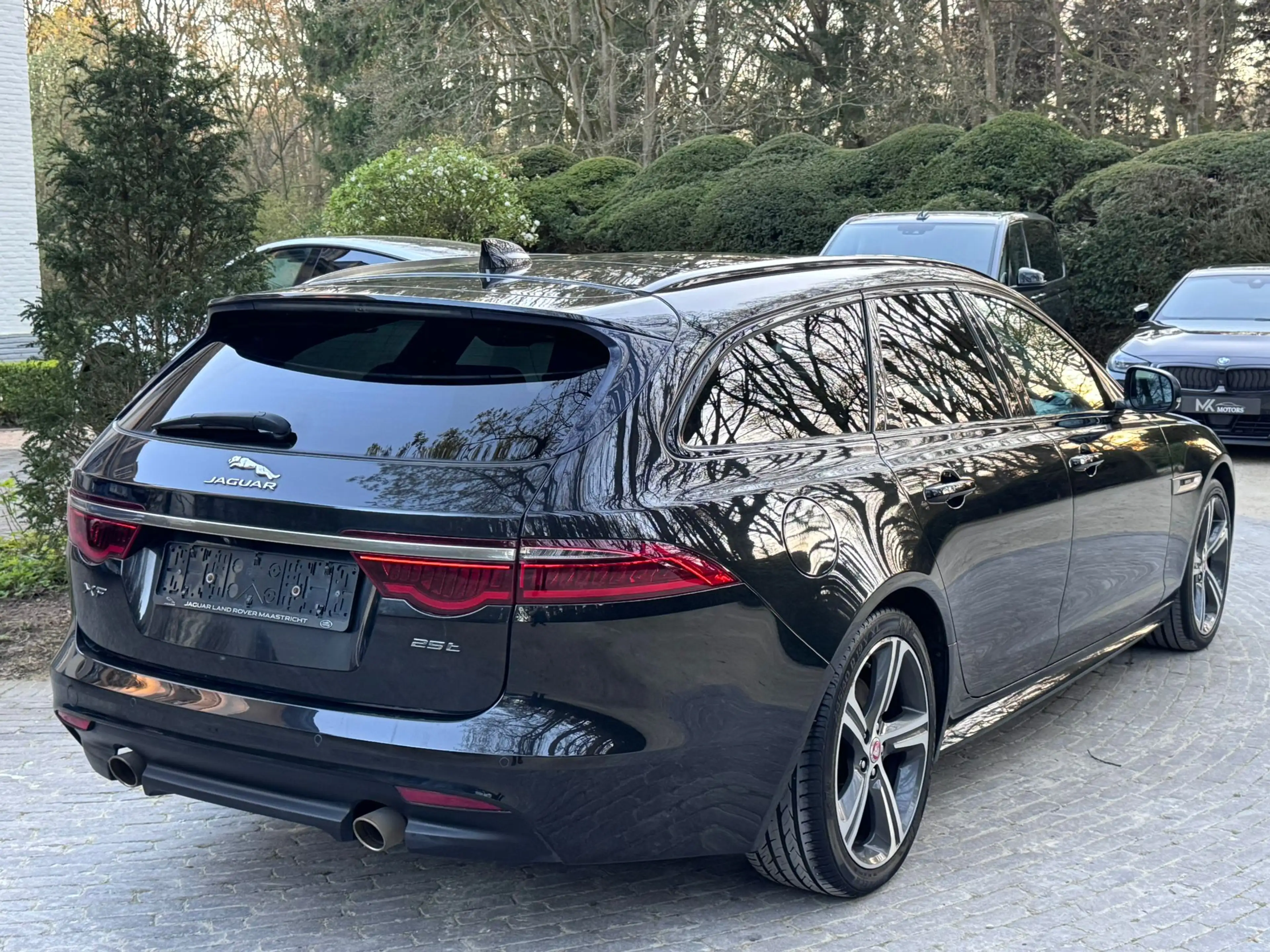Jaguar XF 25t R-sport Sportbrake 2.0 — photo 8