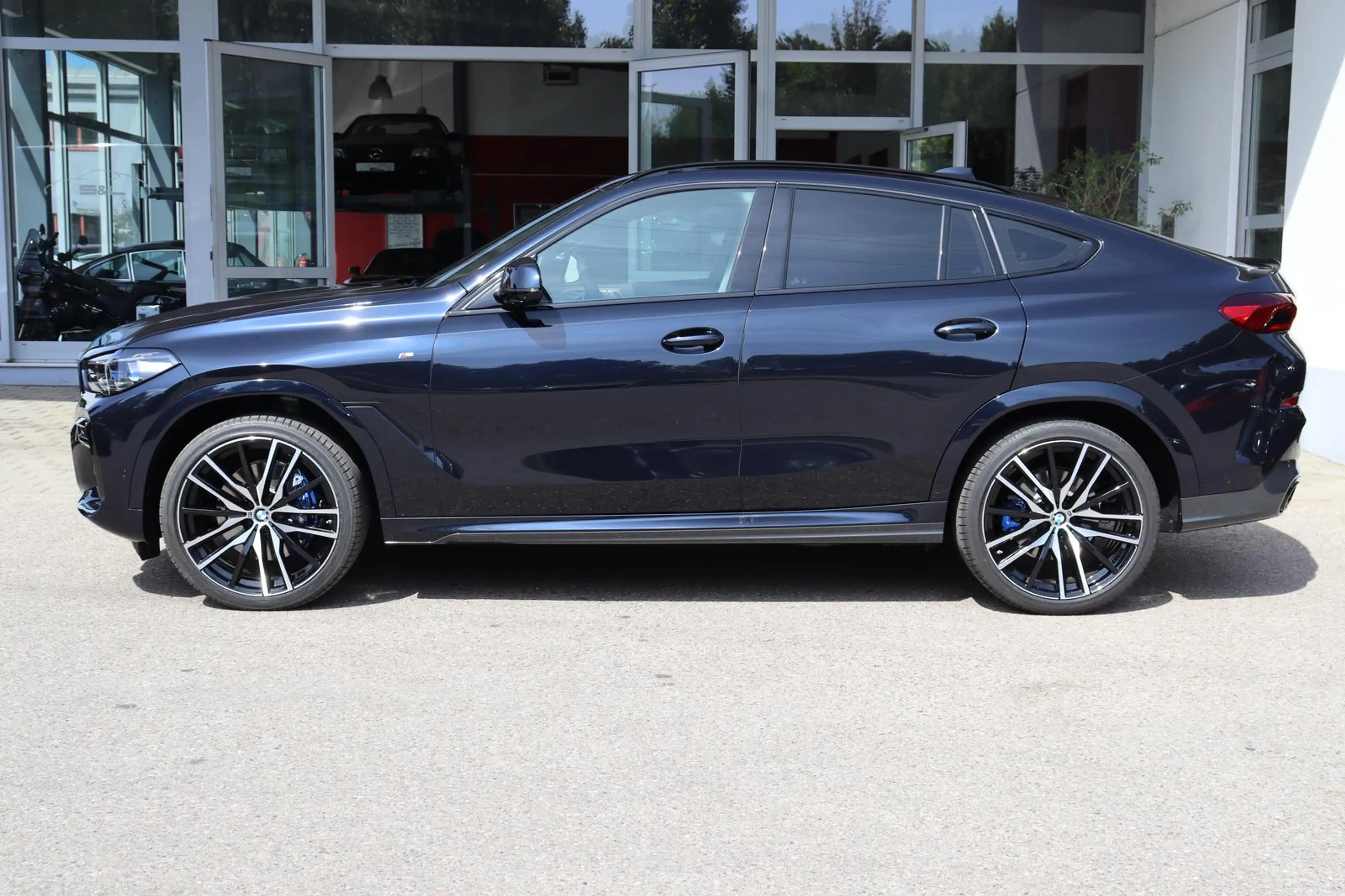 BMW X6 xDrive 30d M-Sport/Laser/HK/AHK/Carbon/360° — photo 10
