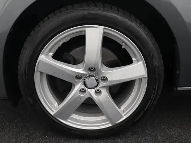 Seat Leon view 5