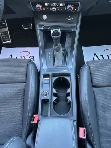 Audi Q3 view 15