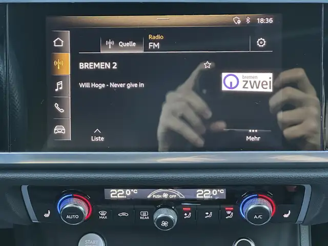 Audi Q3 view 16