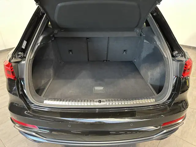 Audi Q3 view 6