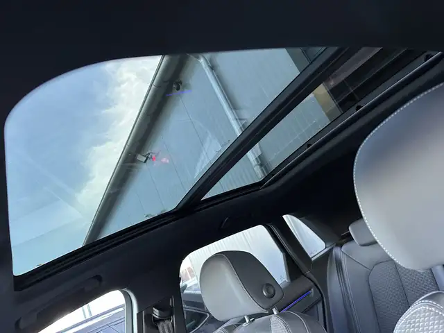 Audi Q3 view 11