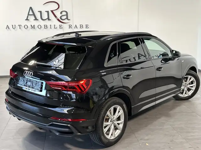 Audi Q3 view 5