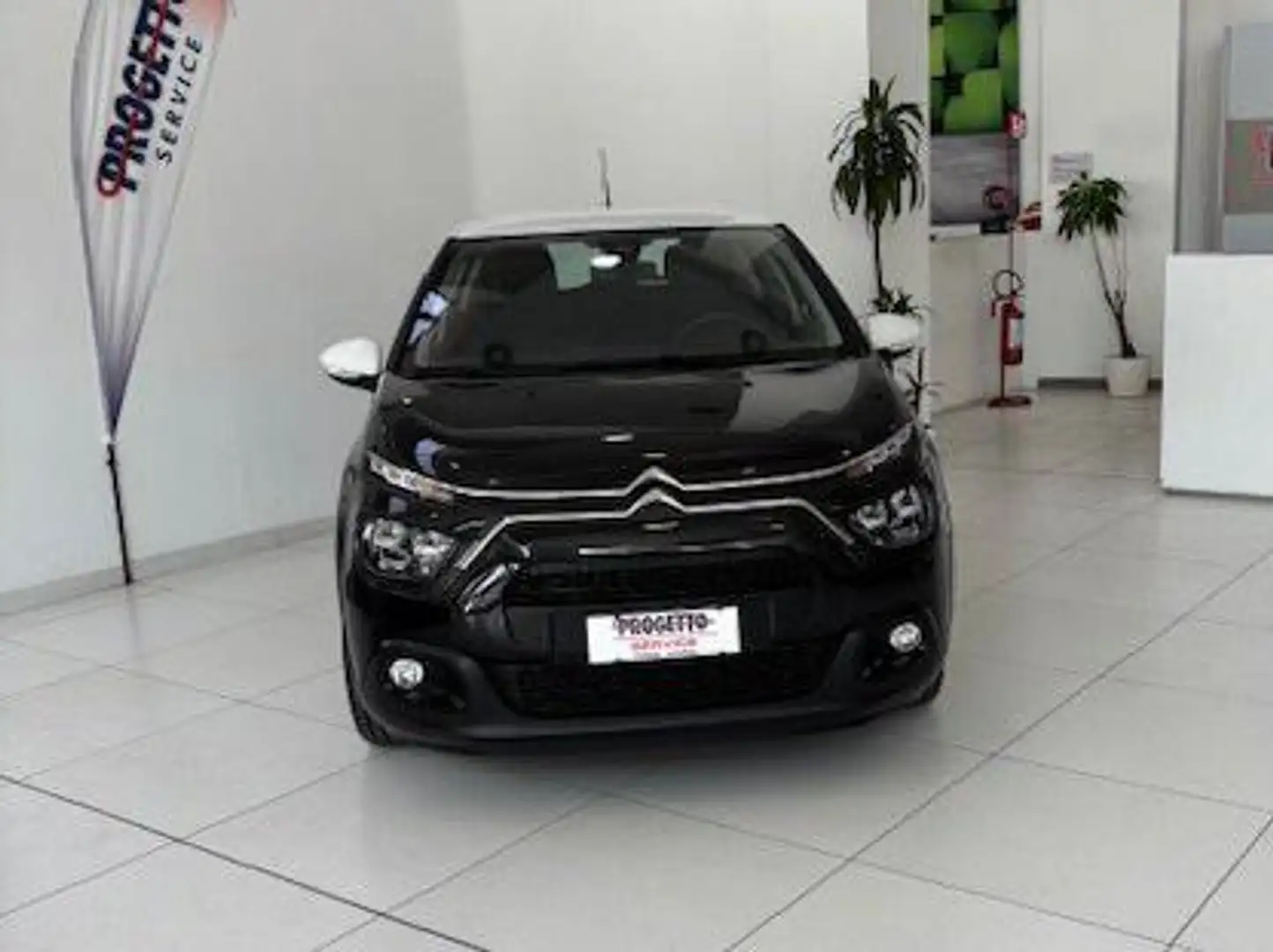 Citroen C3 C3 III 2017 1.2 puretech Shine Pack s Schwarz - 1