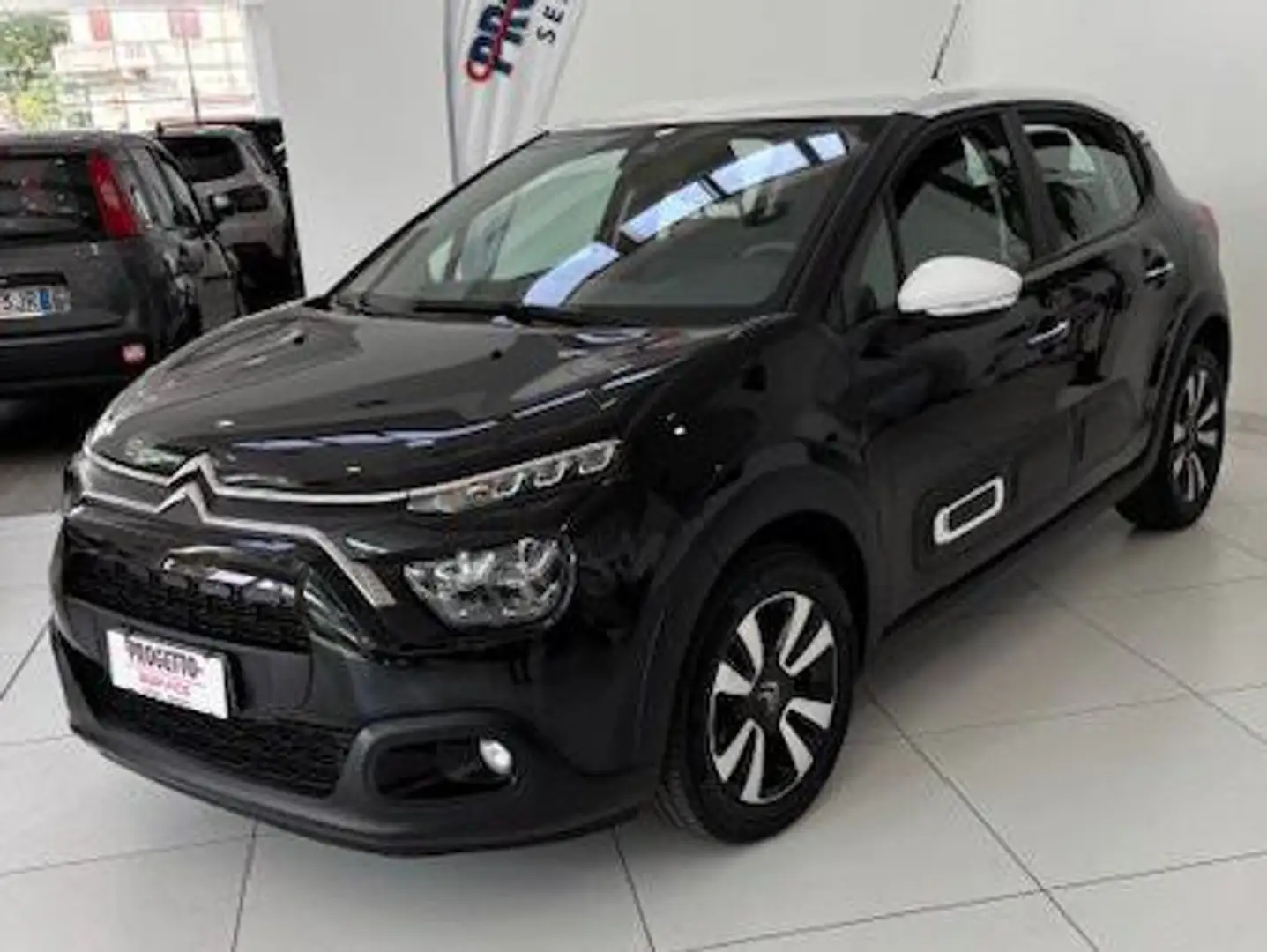 Citroen C3 C3 III 2017 1.2 puretech Shine Pack s Schwarz - 2