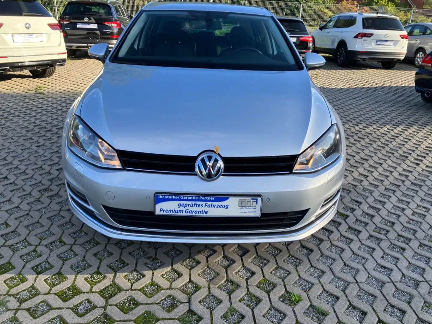 Volkswagen Golf VII Lim. Allstar Navigation/Anhängekupplung Silber - 2