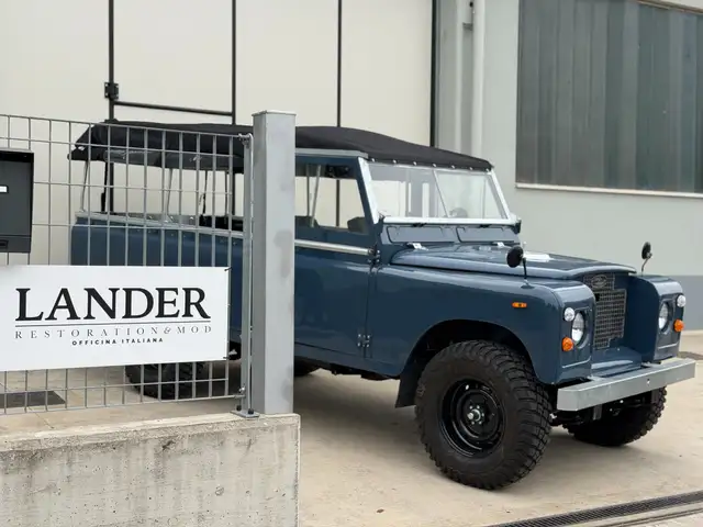 Land Rover Series 109 soft top