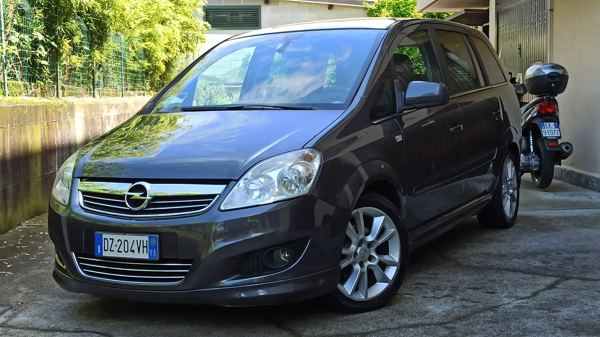 Opel Zafira 1.8 BENZINA/GPL 140cv COSMO / Uniproprietario Grey - 2