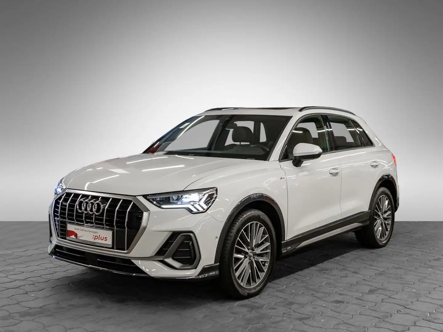 Audi Q3 45 TFSI qu. S-Line VirtCo Pano Ambiente Licht Weiß - 2