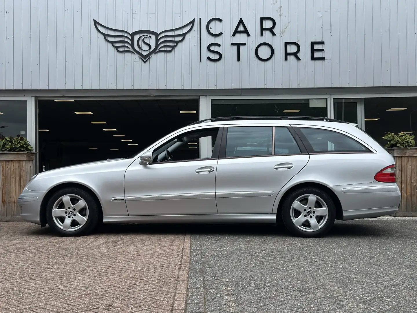 Mercedes-Benz E 200 Estate K. Business Class Avantgarde |NAV|ST VWM|PD Grijs - 2