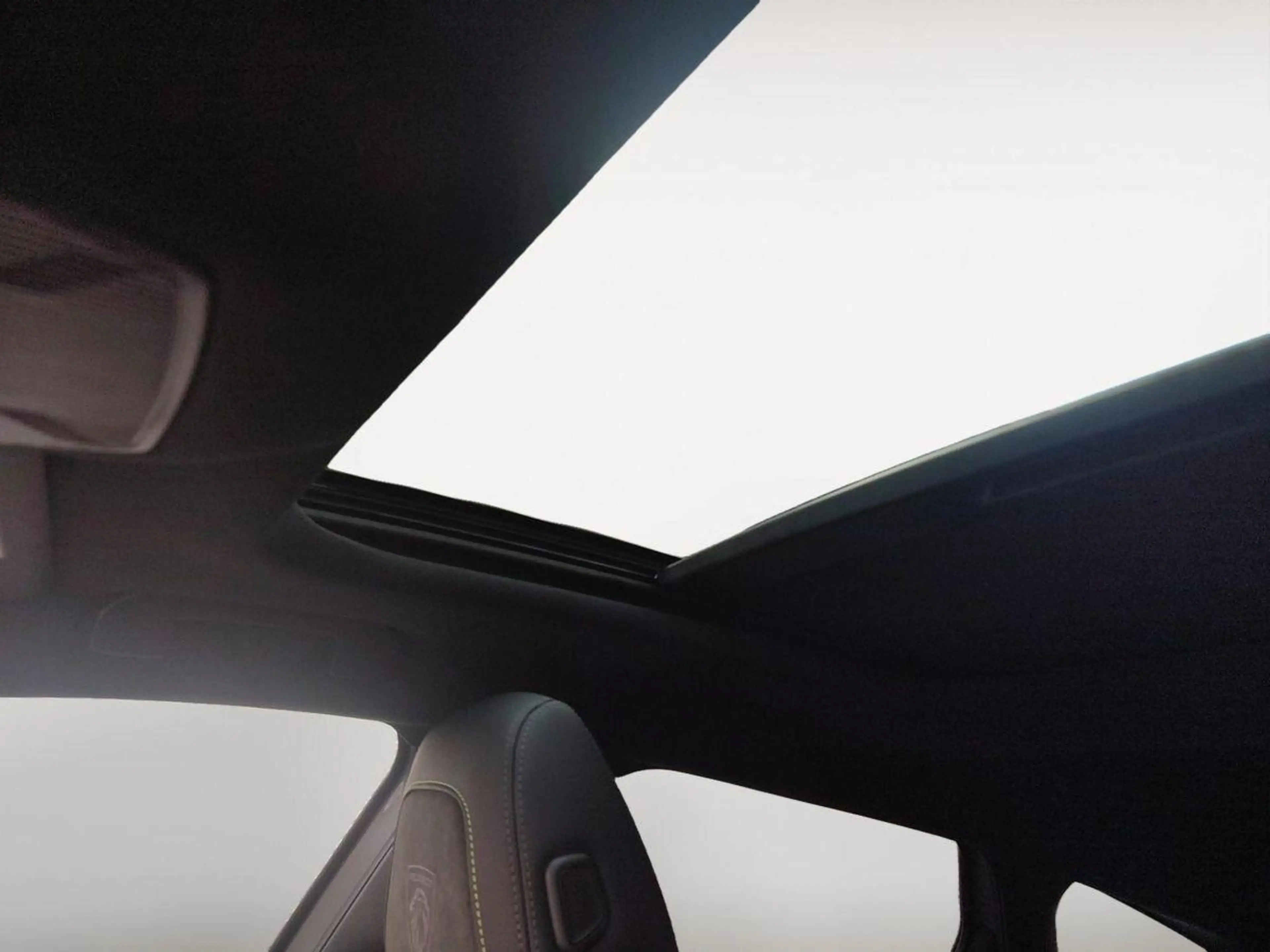 Peugeot 308 SW Hybrid 145 GT Exclusive — photo 15
