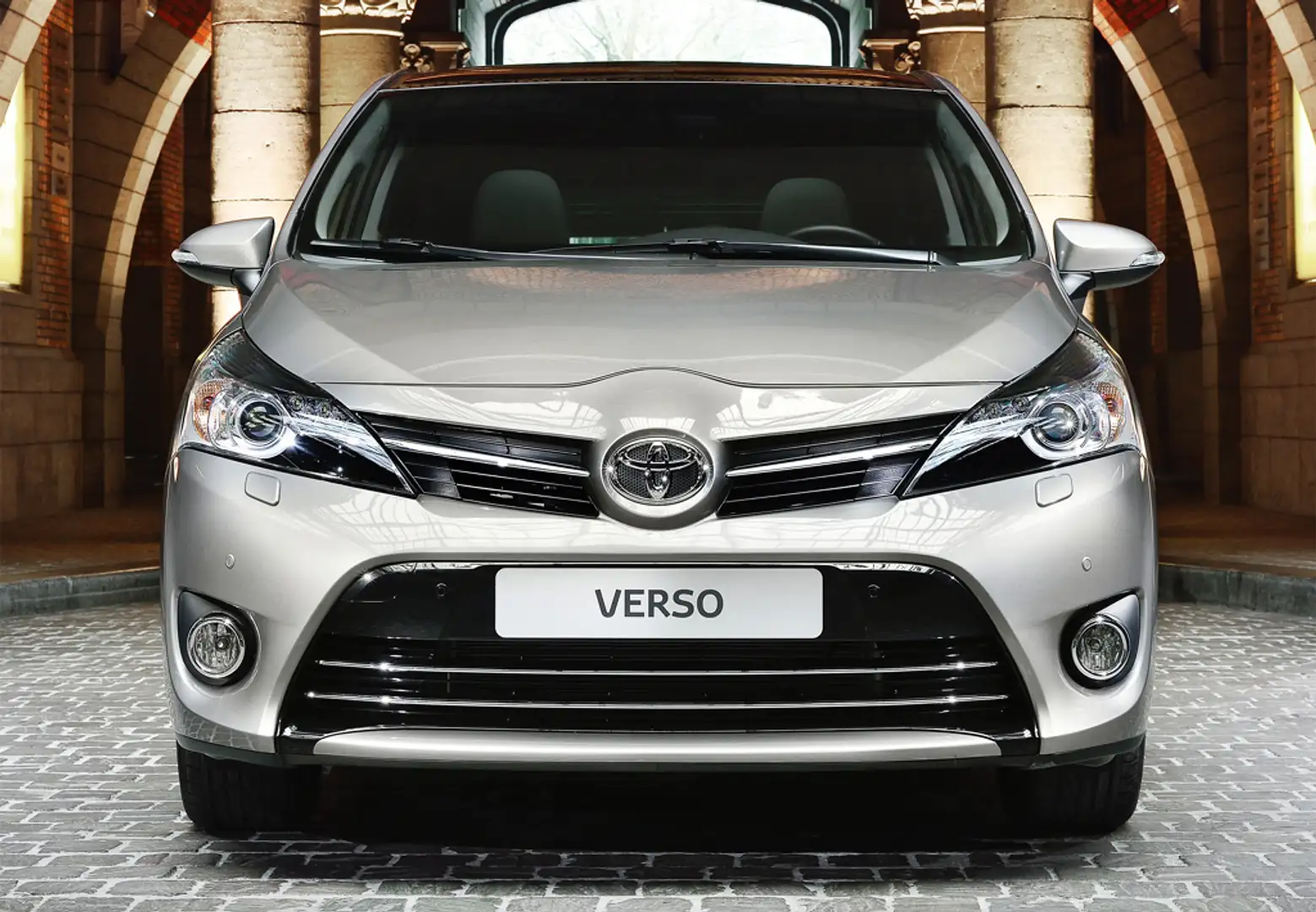 Toyota Verso 115D Advance 5pl. Biały - 2