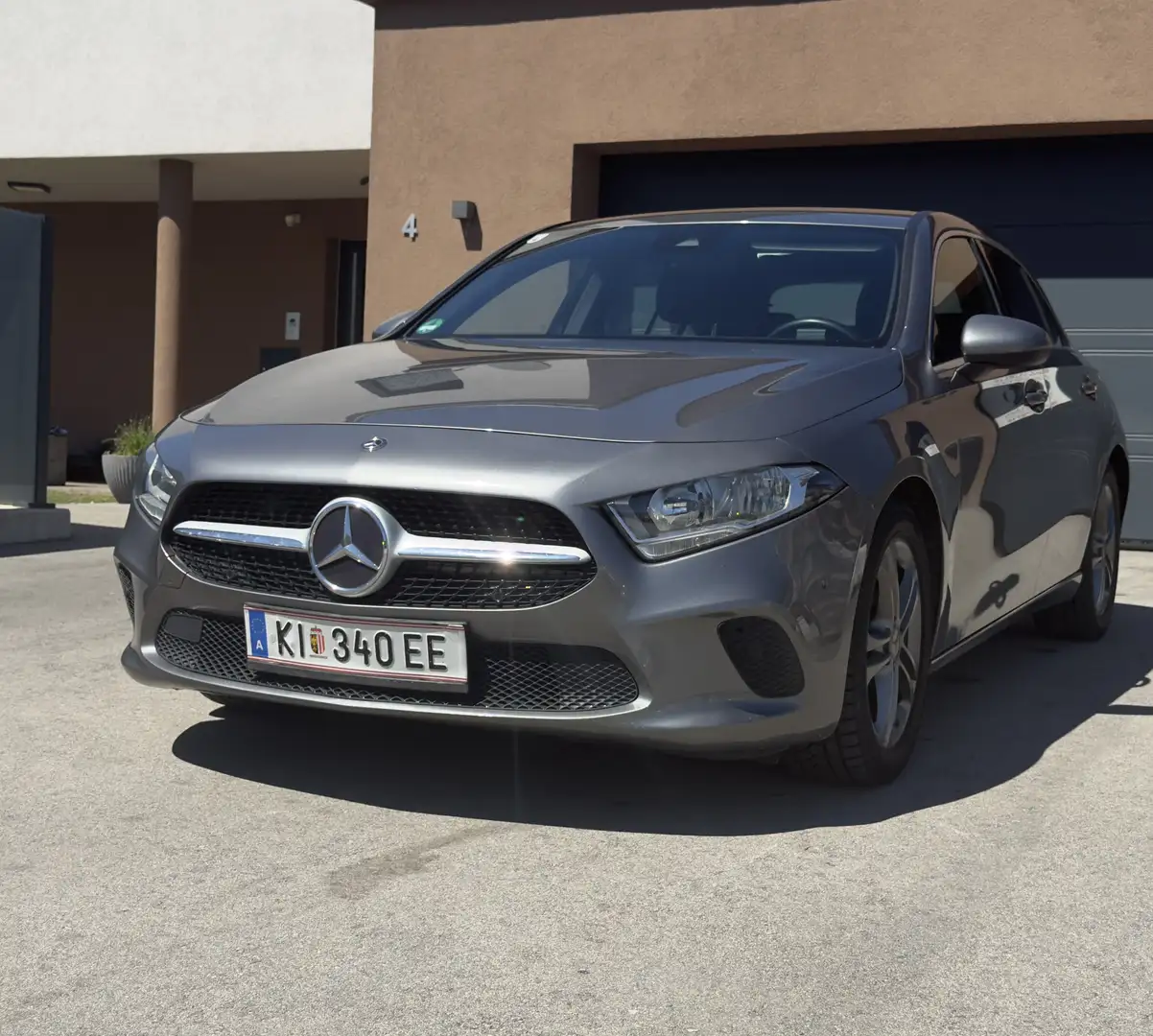 Mercedes-Benz A 200 Limousine Grau - 1