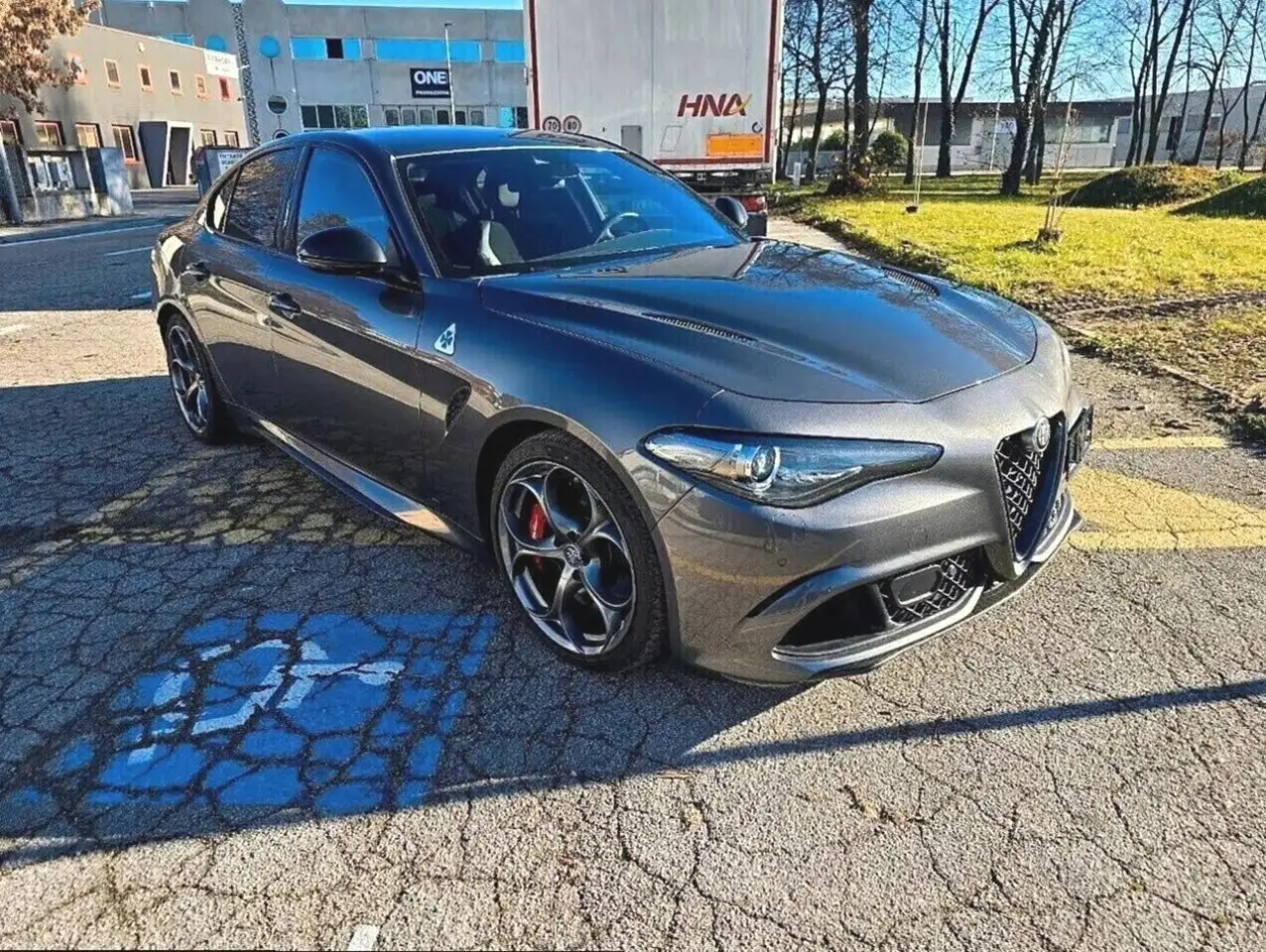 Alfa Romeo Giulia 2021 — фото 7